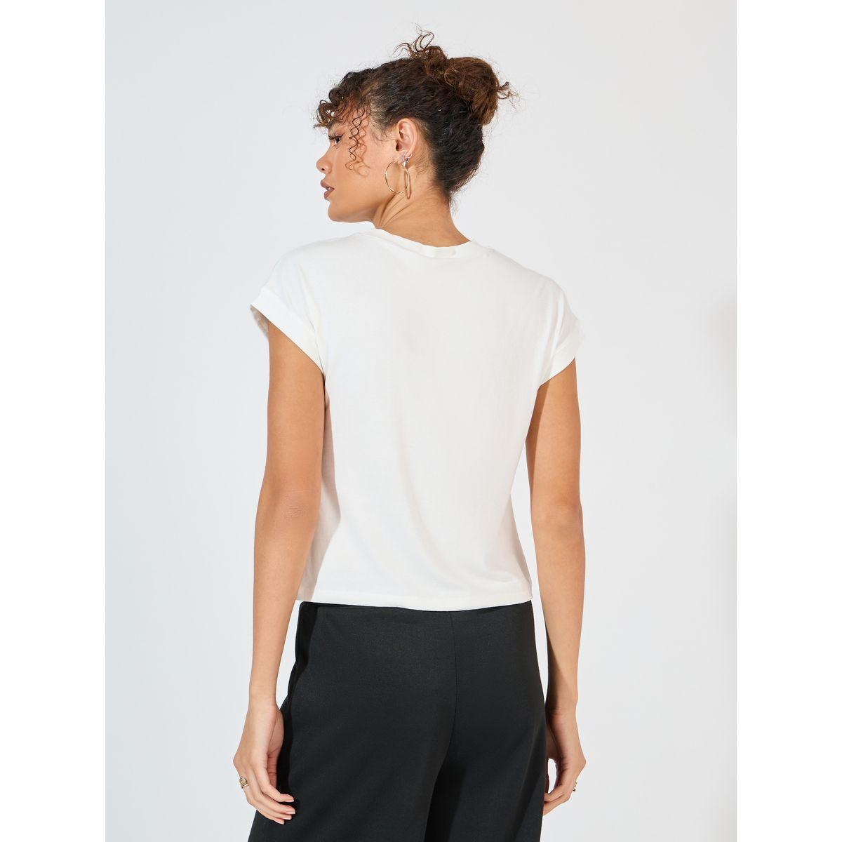 تيشيرت بقصة سليم فت وياقة دائرية-women-clothing-tshirts-image-4