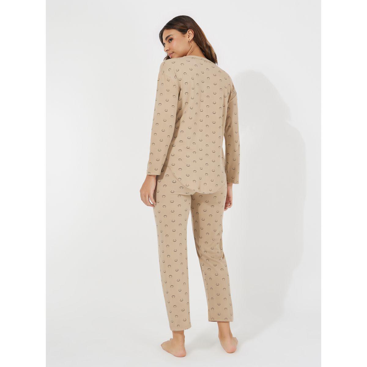 Styli Smile Print Curved Hem Top & Pyjama Set-women-clothing-nightwear-pyjamas-longsets-image-4