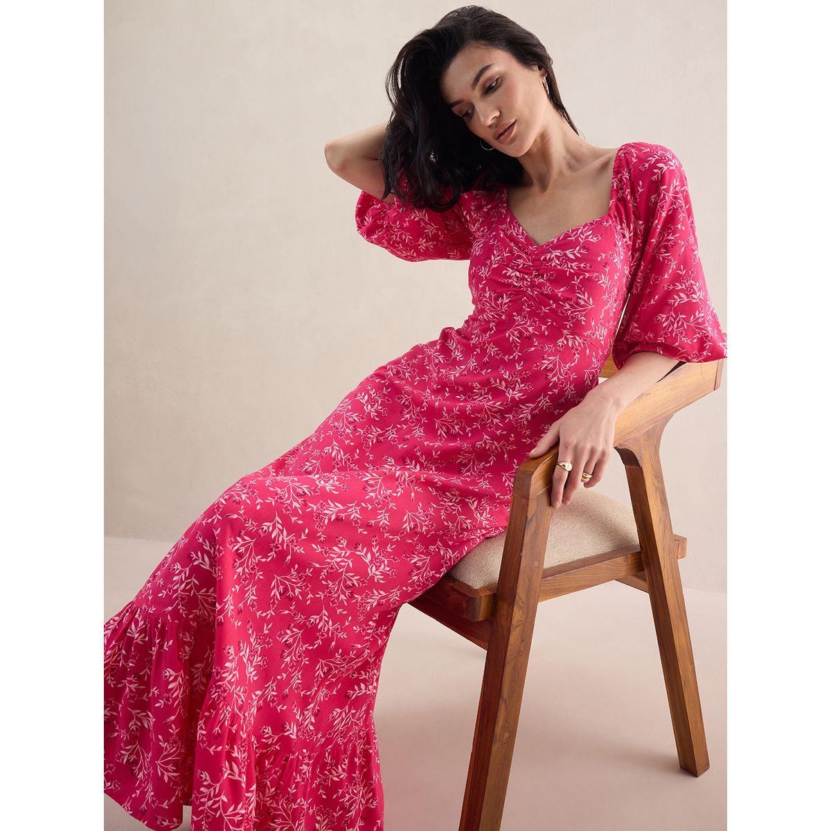 فستان طويل مطبع بزهور مع ياقة بشكل قلب فِميلا × ستايلي-women-clothing-dresses-image-5