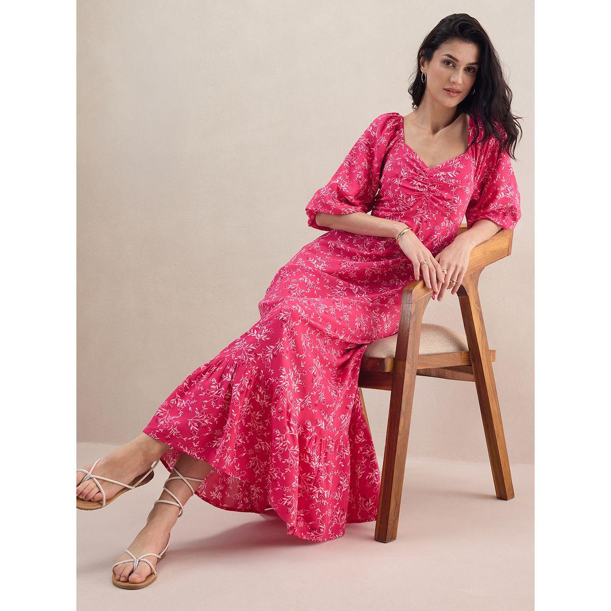 فستان طويل مطبع بزهور مع ياقة بشكل قلب فِميلا × ستايلي-women-clothing-dresses-image-6