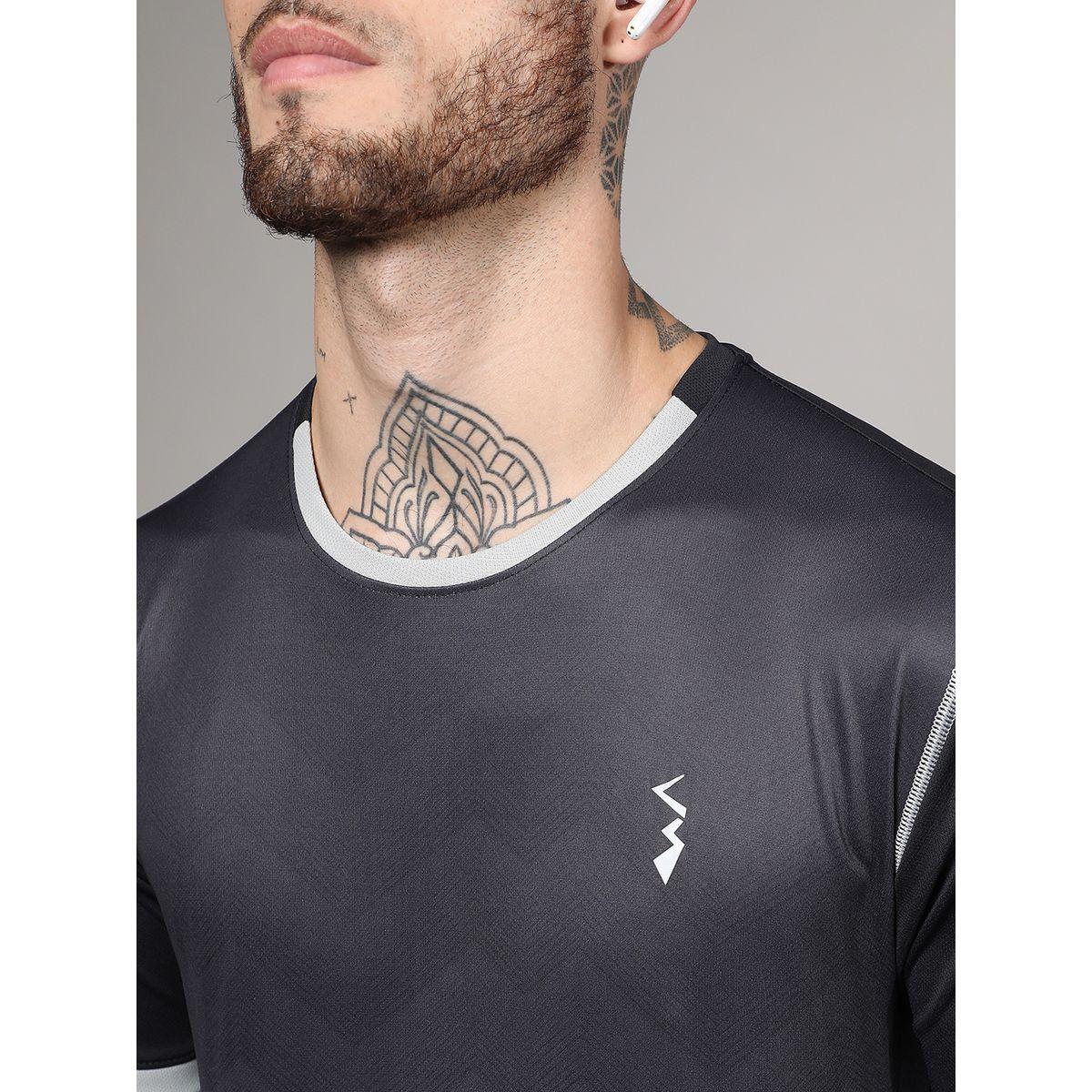 Campus Sutra X Styli  Geometric Print Logo Detail T-Shirt-men-clothing-sportswearandactivewear-tshirtsandpolos-image-2