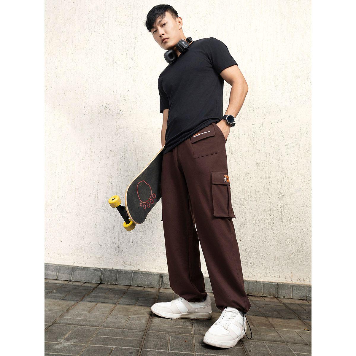 Hubberholme X Styli  Mid Rise Patch Detail Flap Pocket Pants-men-clothing-bottoms-joggers-image-6