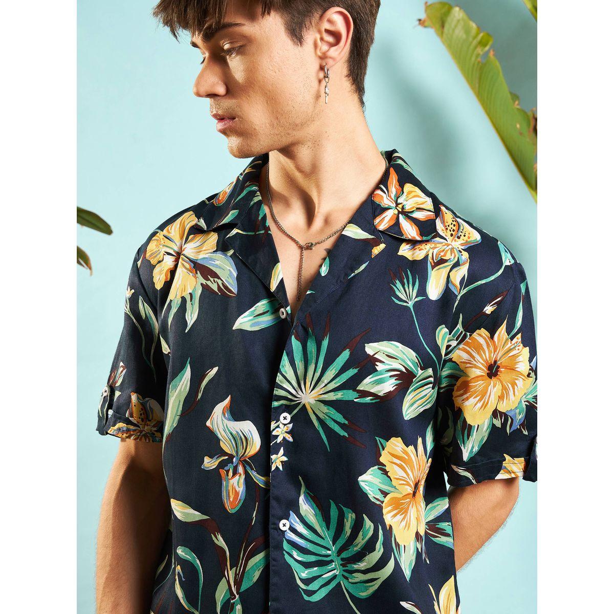 شورت مع قميص بطبعة استوائية وقصة مريحة ماسكلن ساسافراس × ستايلي-men-clothing-coordsets-image-4