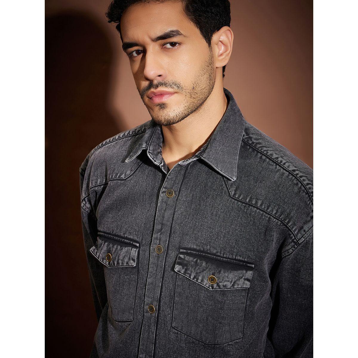 قميص دنيم فضفاض بتفاصيل مشطوفة ماسكلن ساسافراس × ستايلي-men-clothing-shirts-image-4