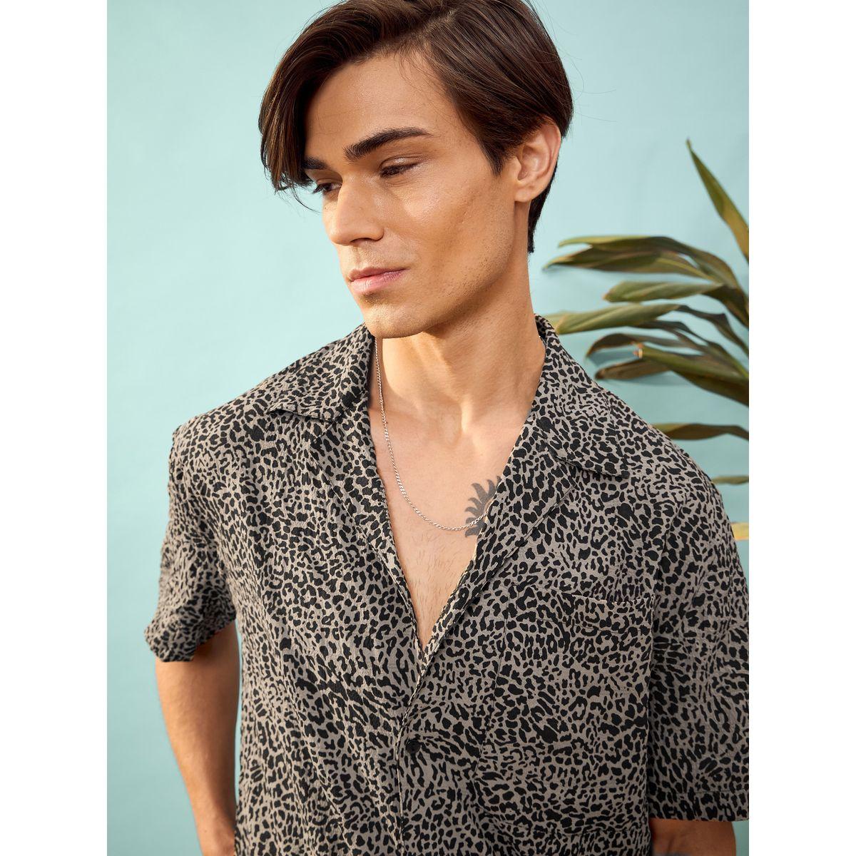 قميص بطبعة فهد وقصة مريحة ماسكلن ساسافراس × ستايلي-men-clothing-shirts-image-2