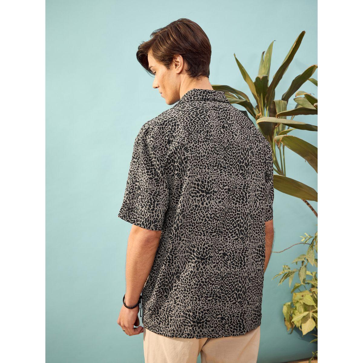 قميص بطبعة فهد وقصة مريحة ماسكلن ساسافراس × ستايلي-men-clothing-shirts-image-5