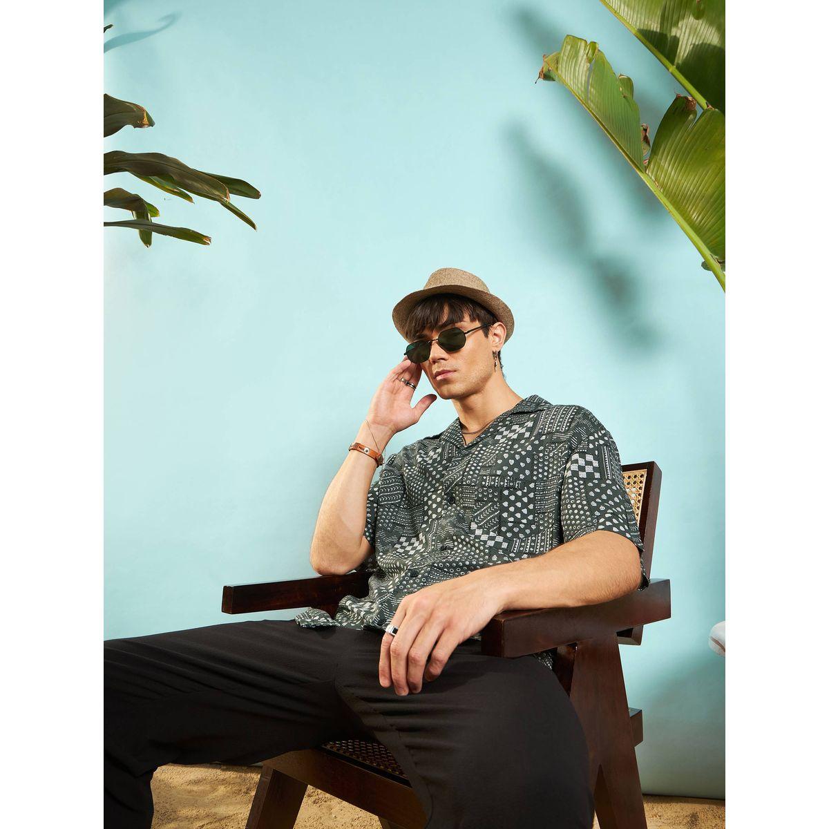 قميص بطبعة مرقعة وقصة مريحة ماسكلن ساسافراس × ستايلي-men-clothing-shirts-image-2