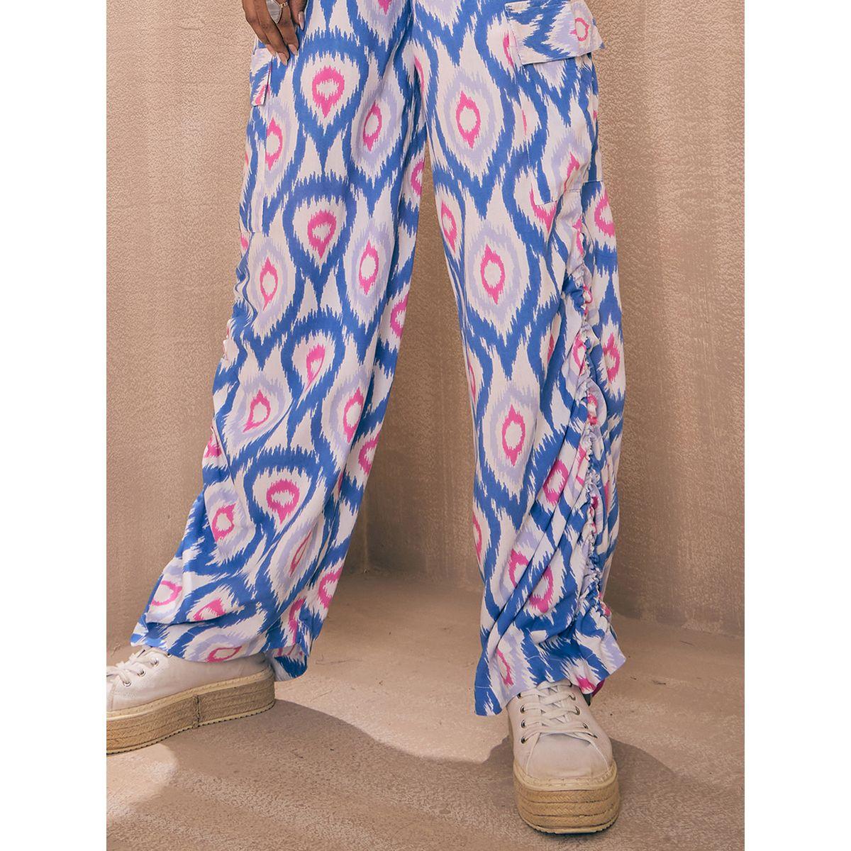طقم منسق من بنطال كارجو مع بلوزة بطبعة ايكات ساسافراس × ستايلي-women-clothing-coordsets-image-7