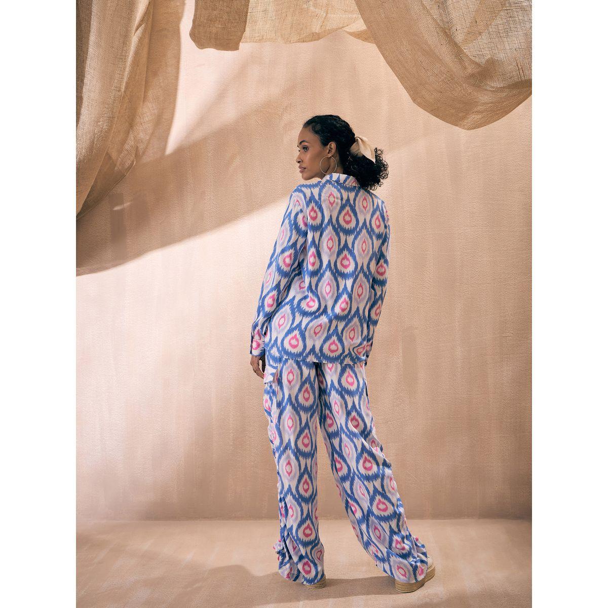 طقم منسق من بنطال كارجو مع بلوزة بطبعة ايكات ساسافراس × ستايلي-women-clothing-coordsets-image-8