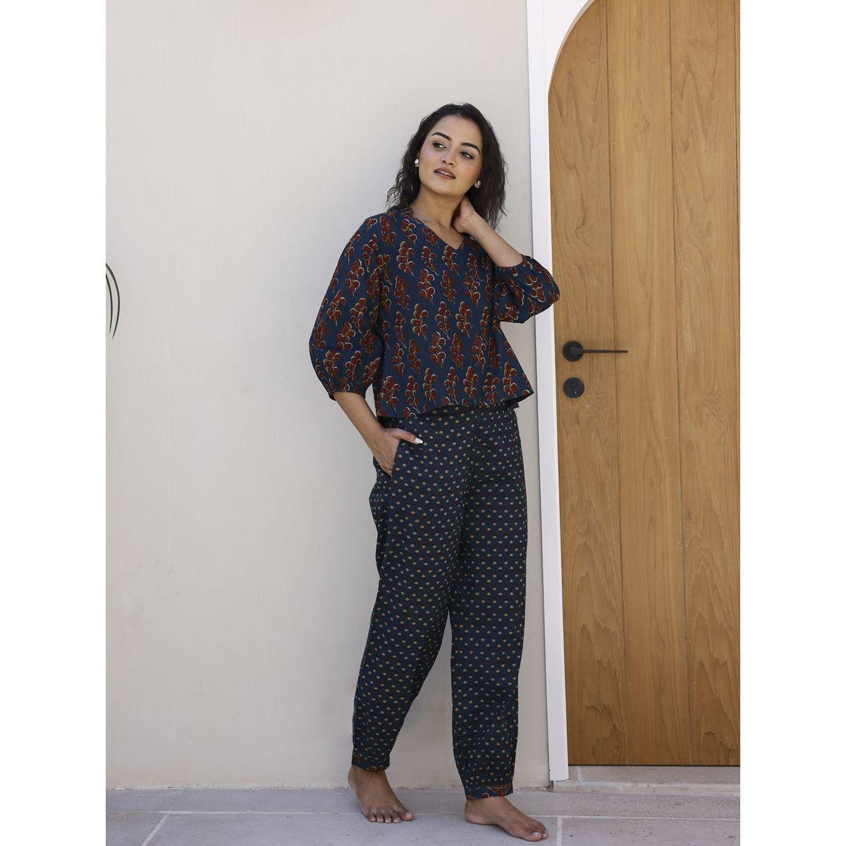 طقم من بنطال بيجاما مع بلوزة قطن مطبعة بزهور سانسكريتي هومز × ستايلي-women-clothing-nightwear-pyjamas-longsets-image-2