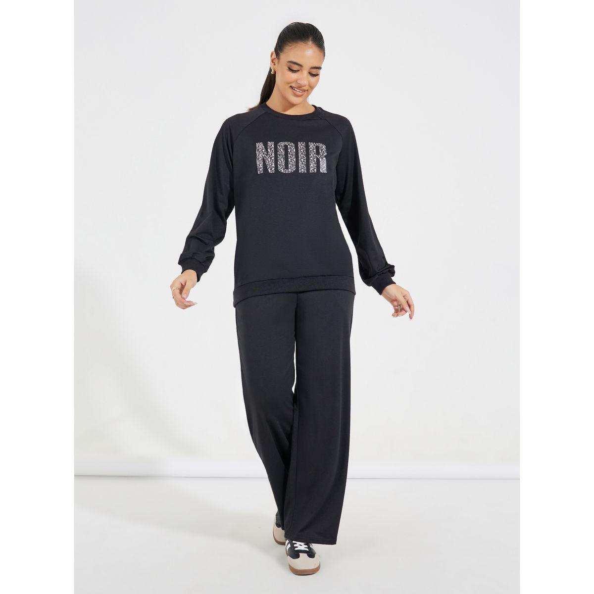 طقم منسق من جوغر مع سويت شيرت مطبع بكتابة-women-clothing-coordsets-image-2