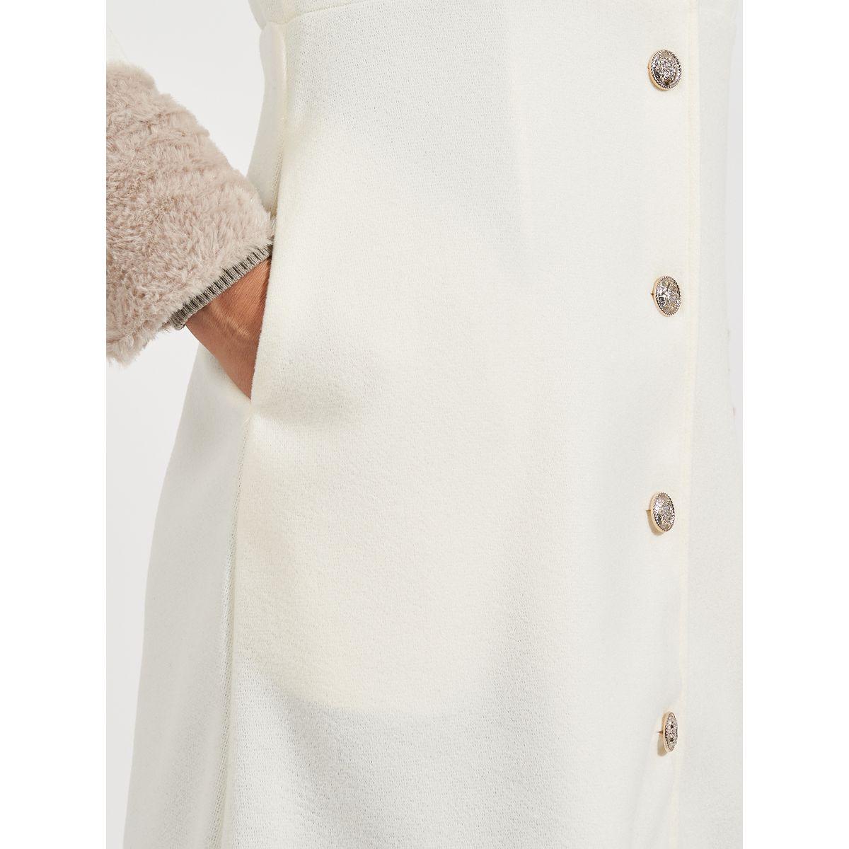 Styli Regular Fit Buttoned Wool Like Coat with Faux Fur Trim-women-clothing-coatsandjackets-coats-image-4