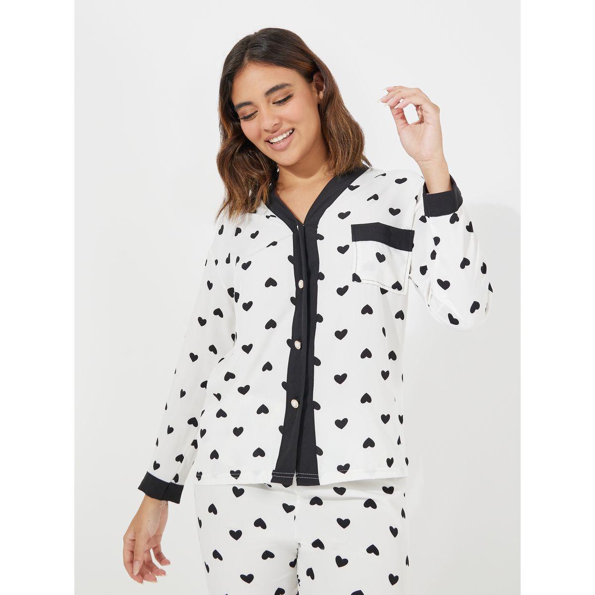 طقم من بنطال بيجاما مع بلوزة بطبعة قلوب وازرار-women-clothing-nightwear-pyjamas-longsets-image-2