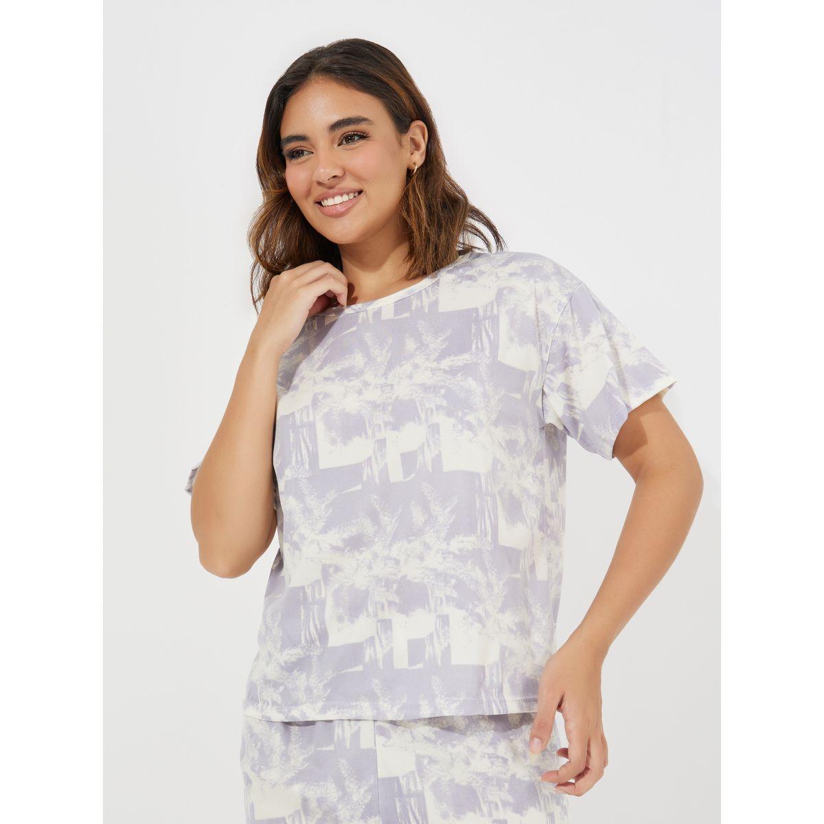 طقم من بنطال بيجاما كابري مع تيشيرت مطبع بالكامل-women-clothing-nightwear-pyjamas-longsets-image-2