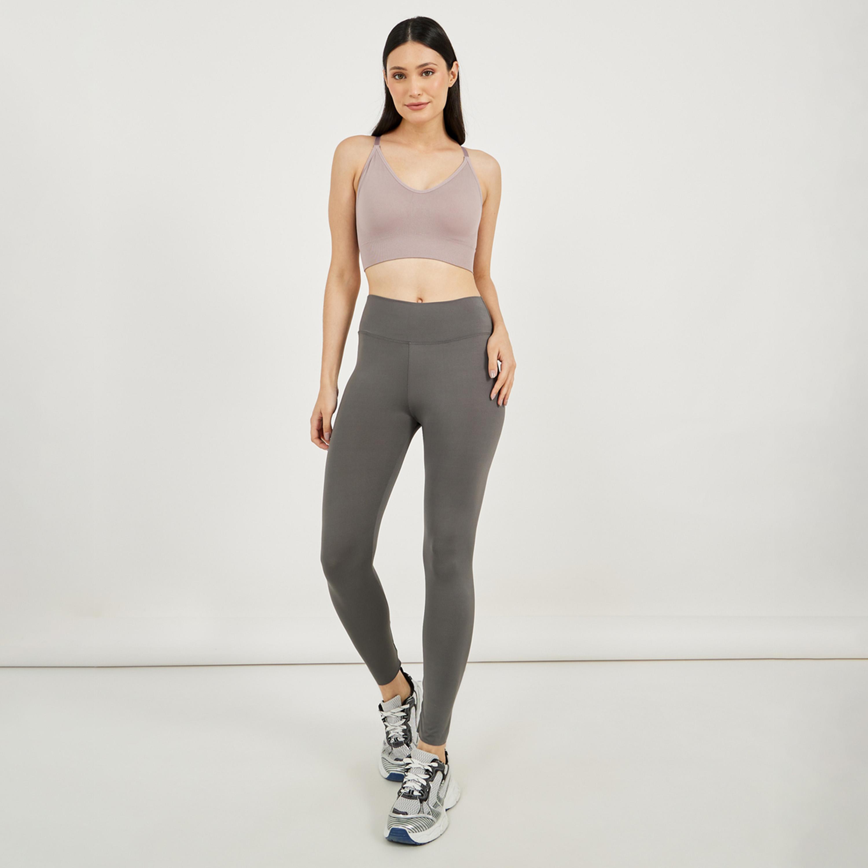 ستايلي - حمالة صدر رياضية بأشرطة متقاطعة من الخلف وحزام سفلي مضلع-women-clothing-sportswearandactivewear-sportsbras-image-3