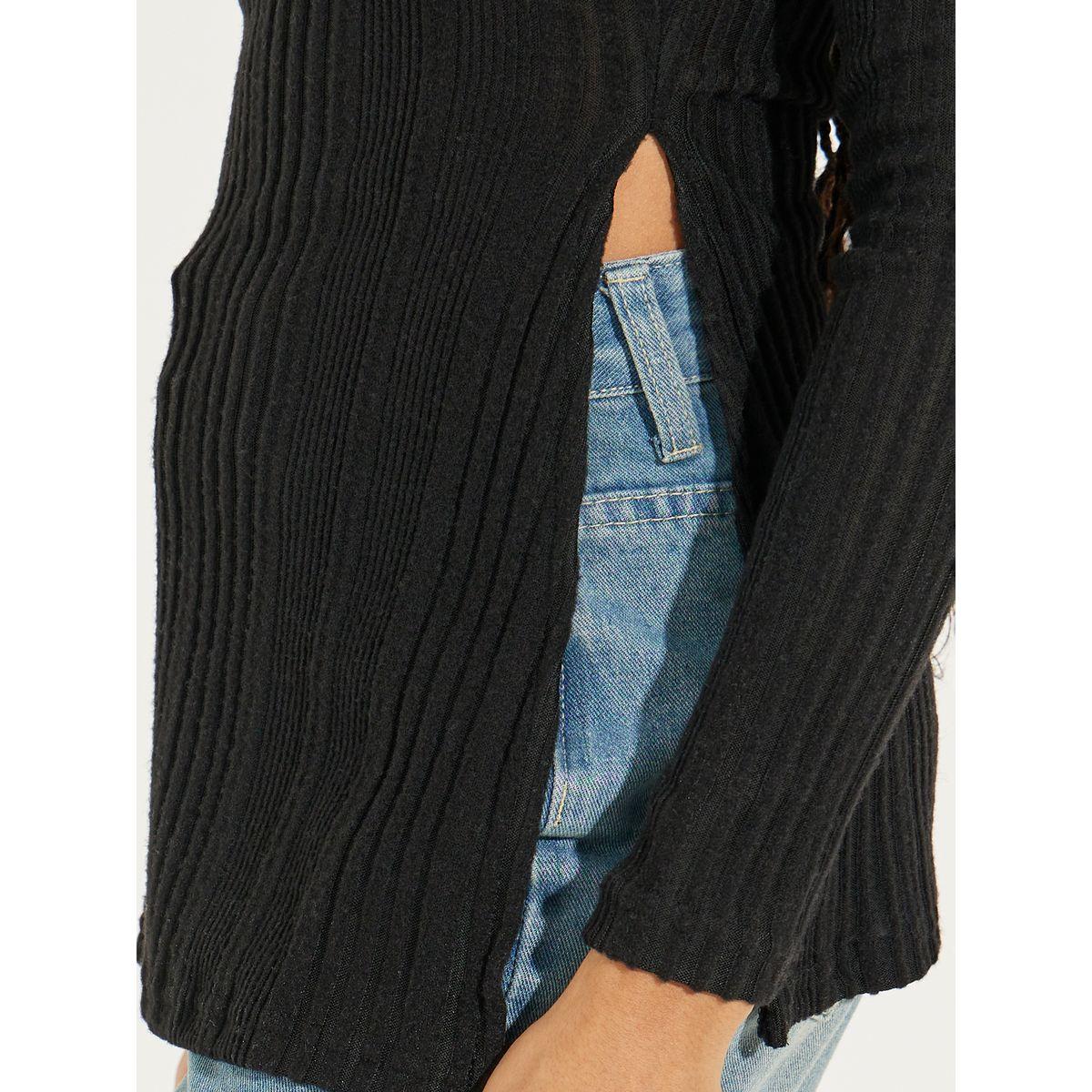 بلوزة محبوكة بتفاصيل مضلعة مع شق جانبي-women-clothing-shirtsandblouses-blouses-image-3