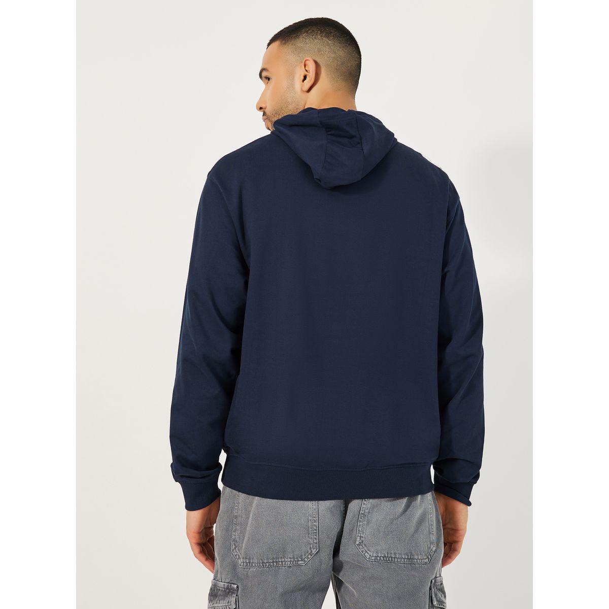 هودي بقصة مريحة وطبعة جرافيك-men-winterwear-hoodiesandsweatshirts-image-4
