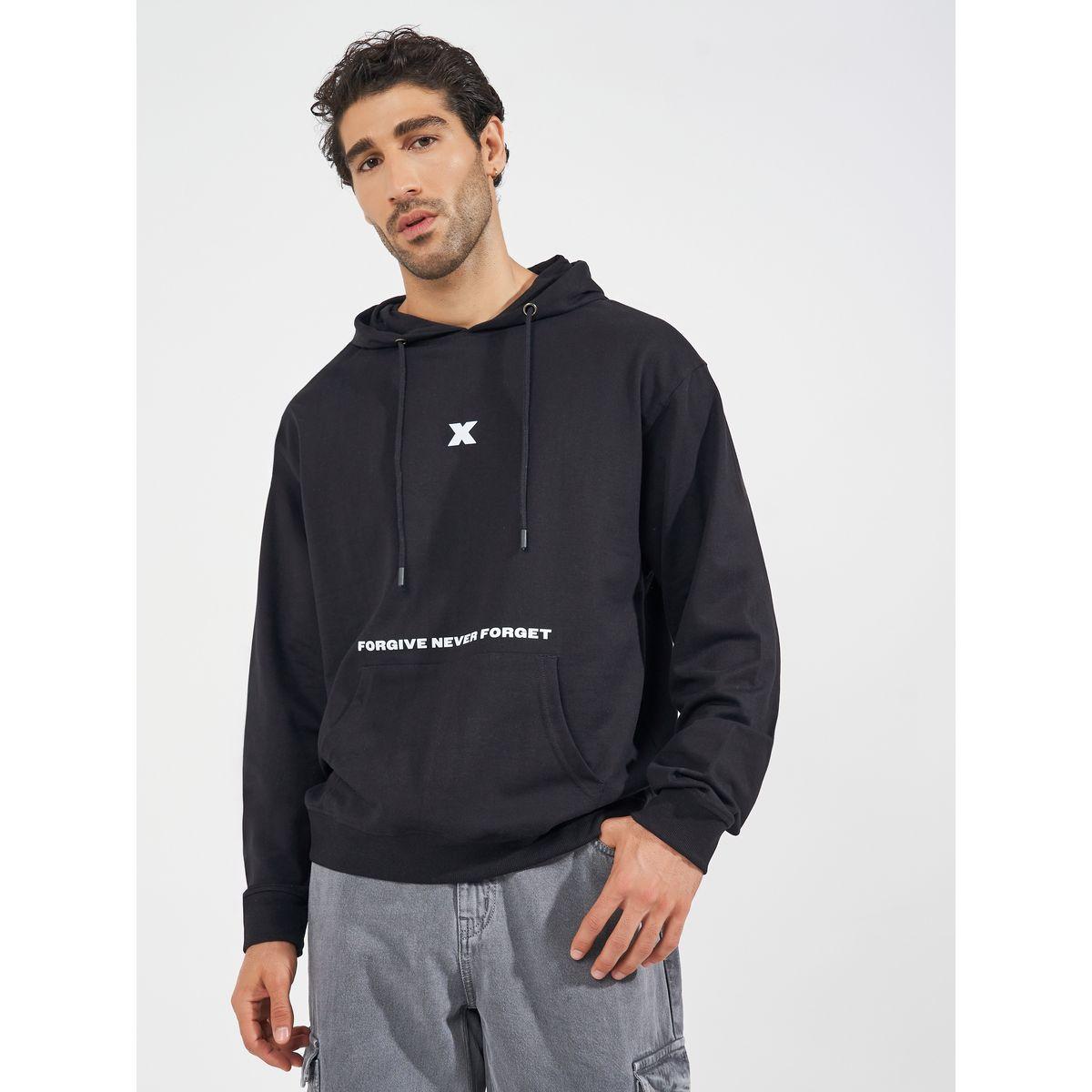 هودي بقصة مريحة وطبعة جرافيك-men-winterwear-hoodiesandsweatshirts-image-1