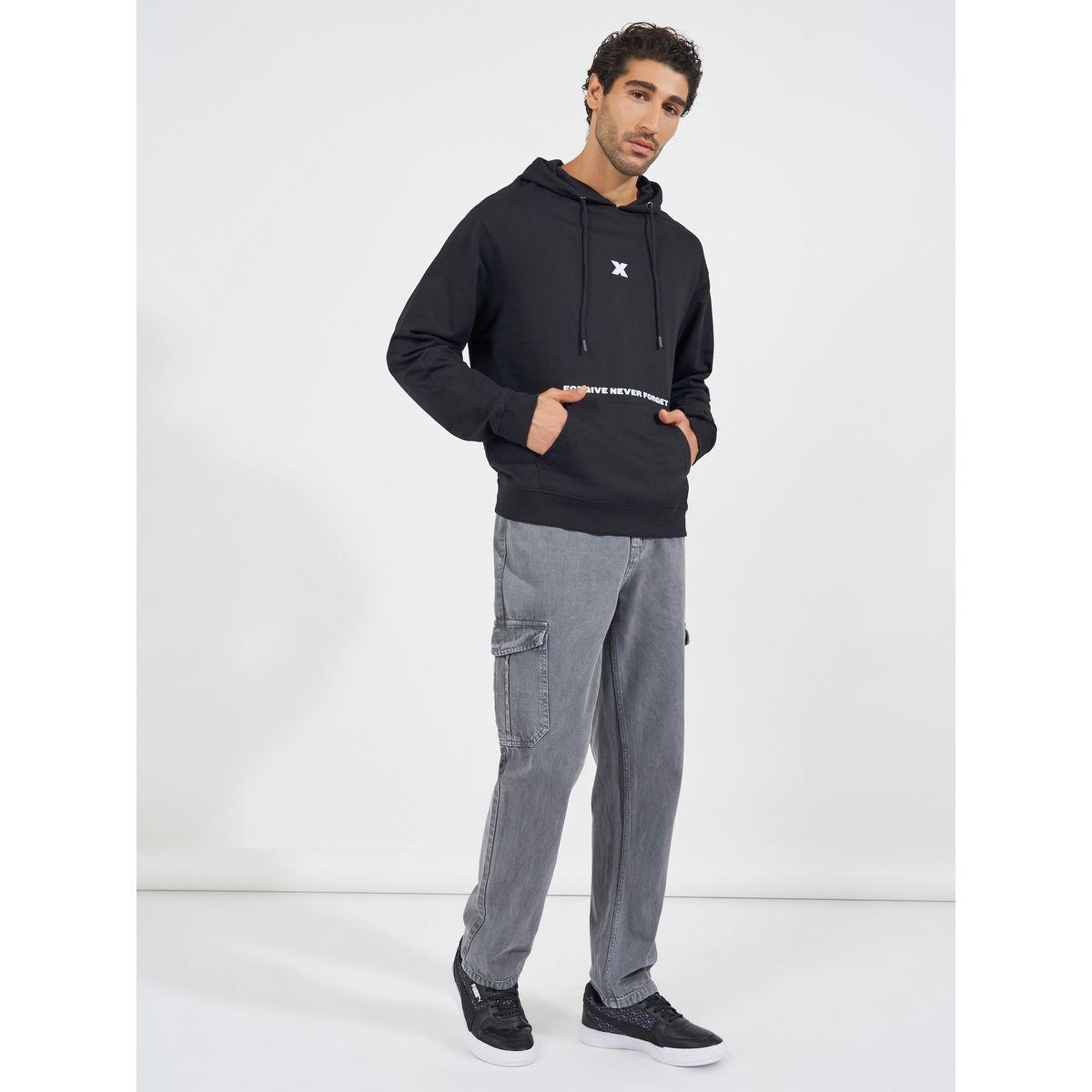 هودي بقصة مريحة وطبعة جرافيك-men-winterwear-hoodiesandsweatshirts-image-2