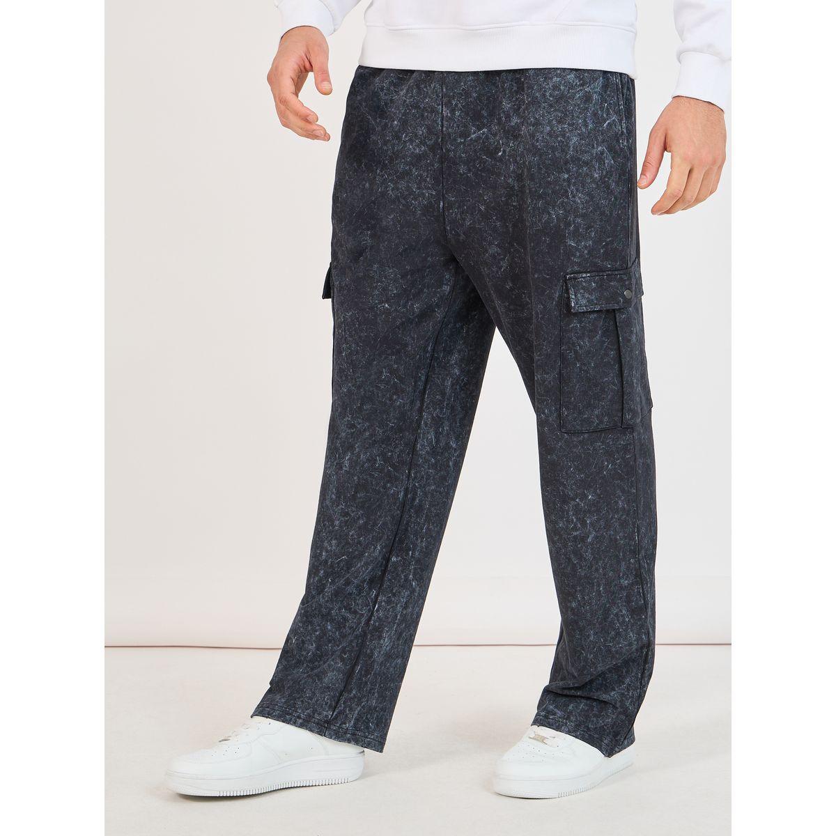 جوغر فضفاض بتفاصيل مشطوفة وجيب كارجو-men-clothing-bottoms-joggers-image-3