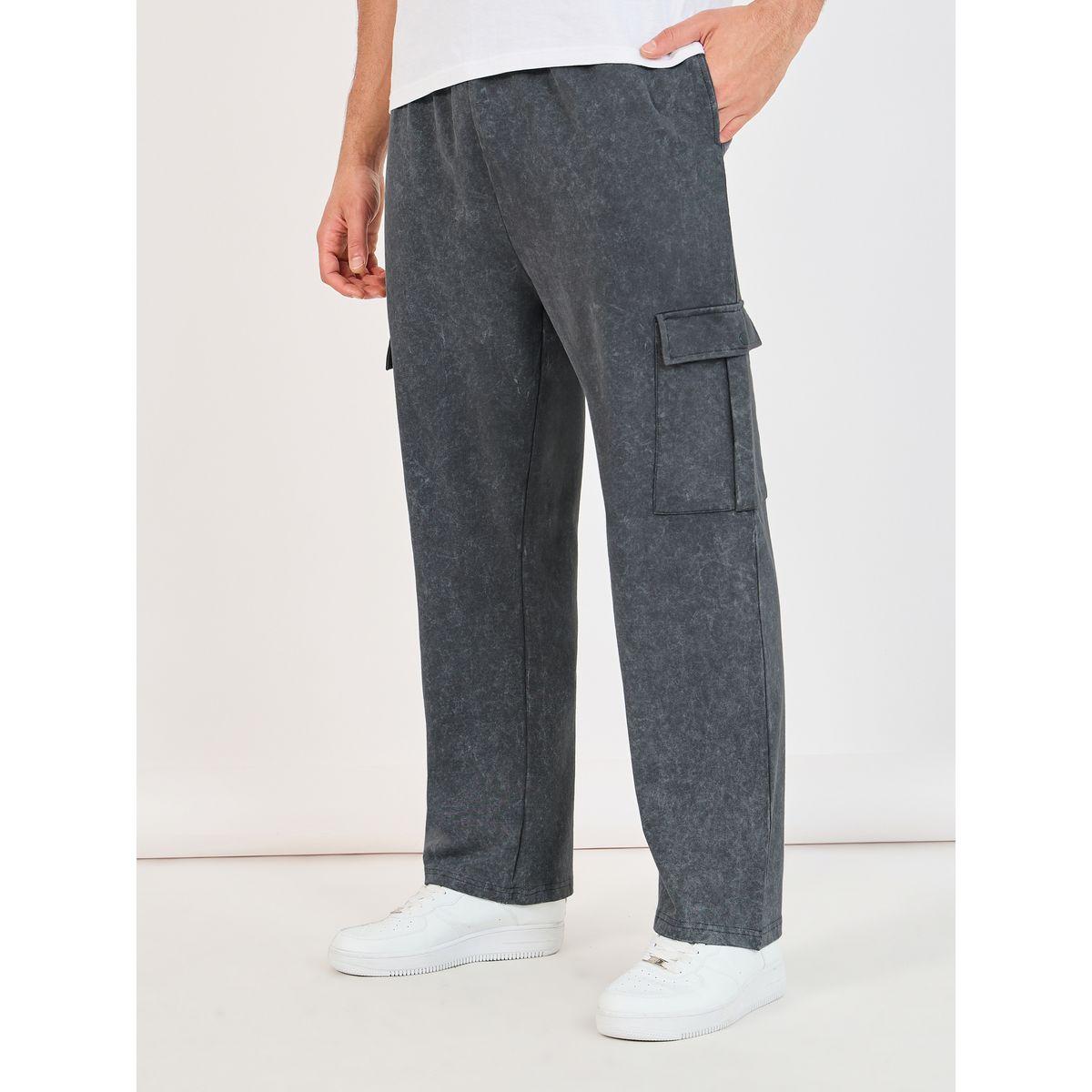 جوغر فضفاض بتفاصيل مشطوفة وجيب كارجو-men-clothing-bottoms-joggers-image-1