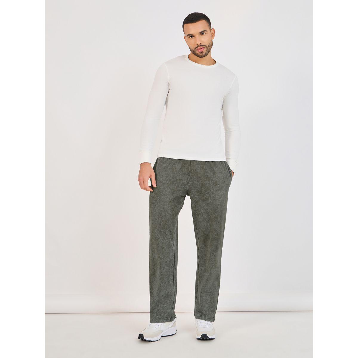 جوغر بقصة مريحة وتفاصيل مشطوفة-men-clothing-bottoms-joggers-image-2