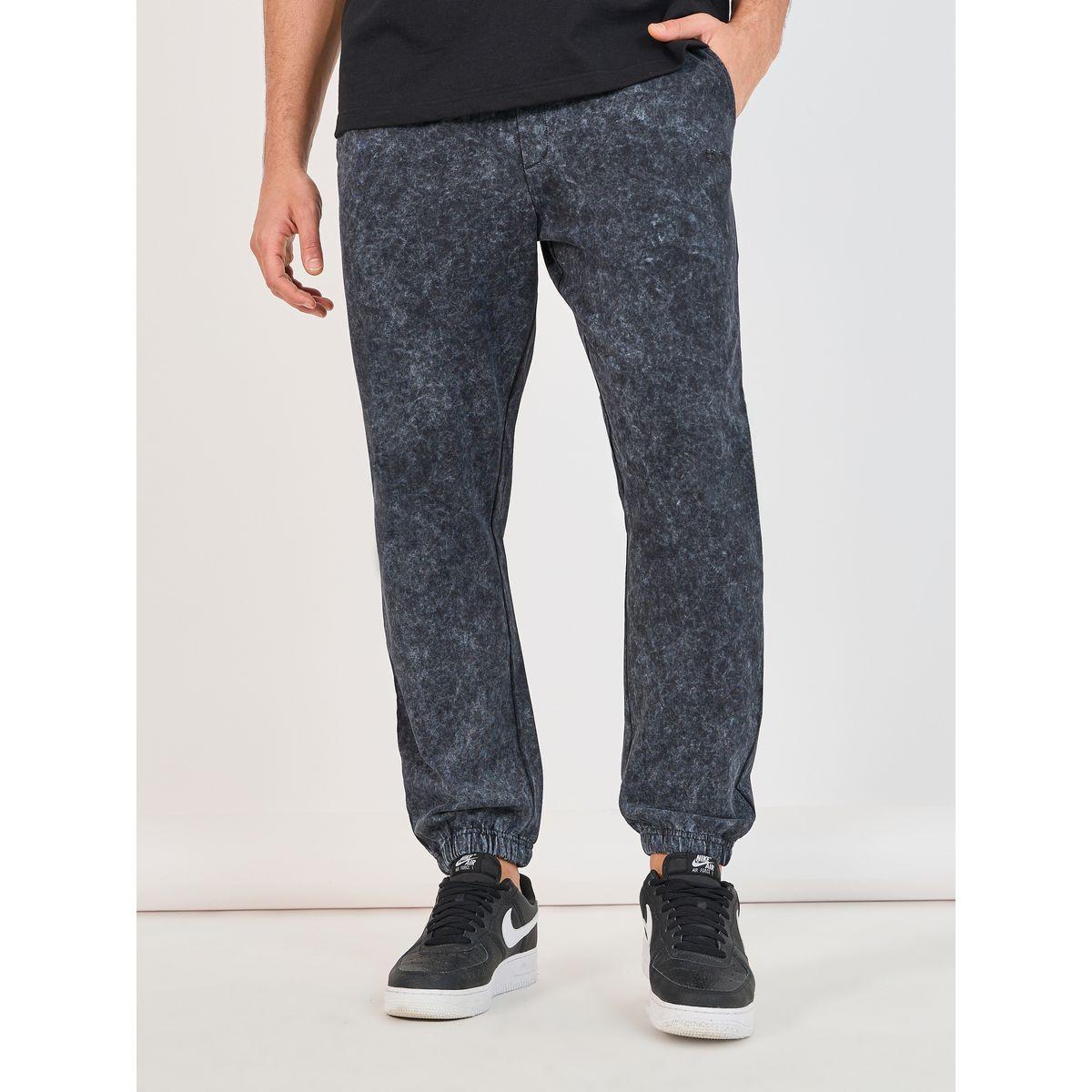 جوغر بقصة سليم فت وتفاصيل مُطرّزة-men-clothing-bottoms-joggers-image-1