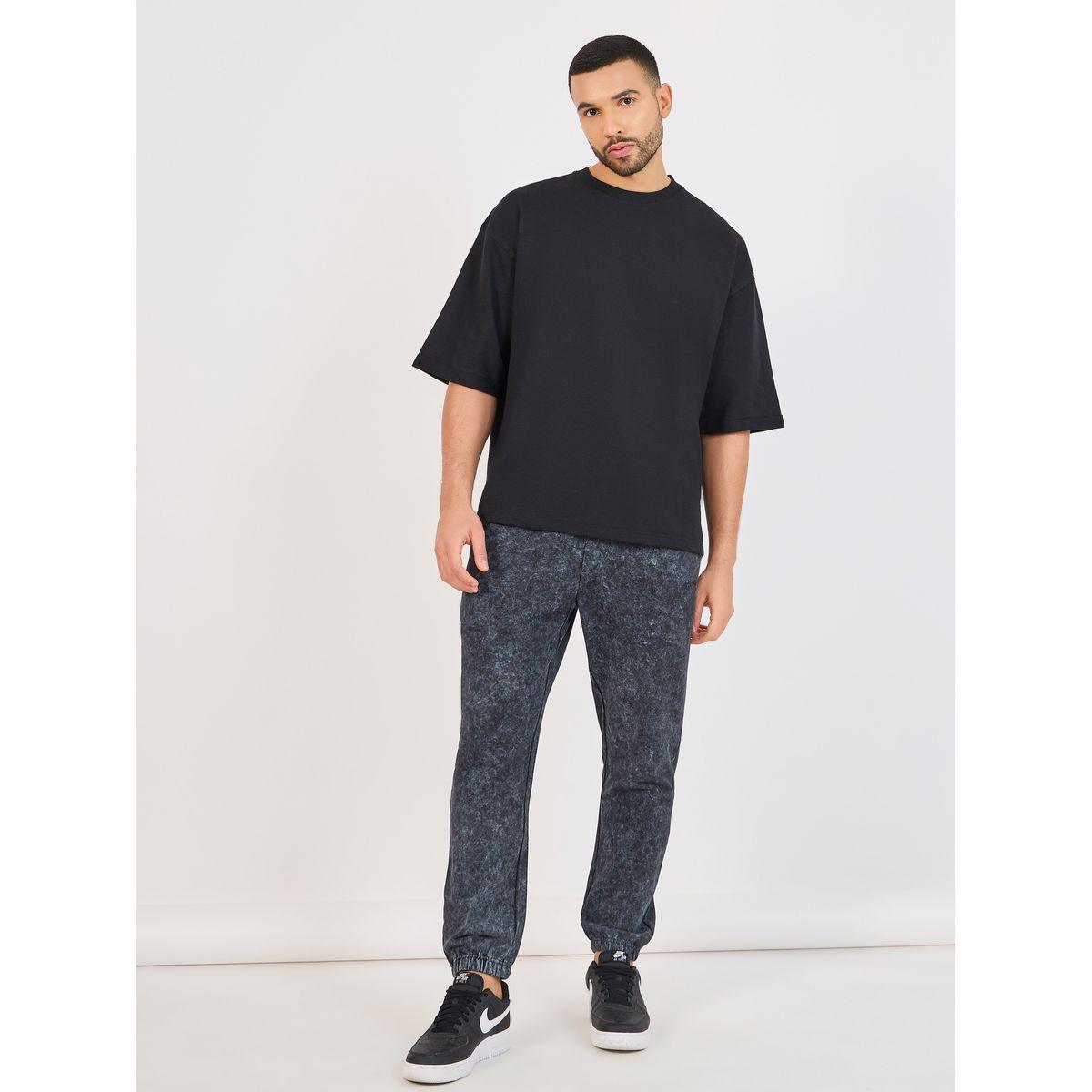 جوغر بقصة سليم فت وتفاصيل مُطرّزة-men-clothing-bottoms-joggers-image-2