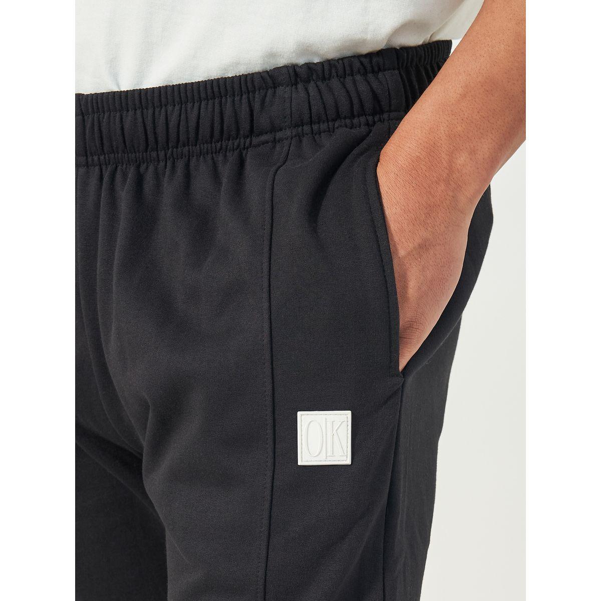 جوغر بقصة مريحة وشارة سيليكون-men-clothing-bottoms-joggers-image-3
