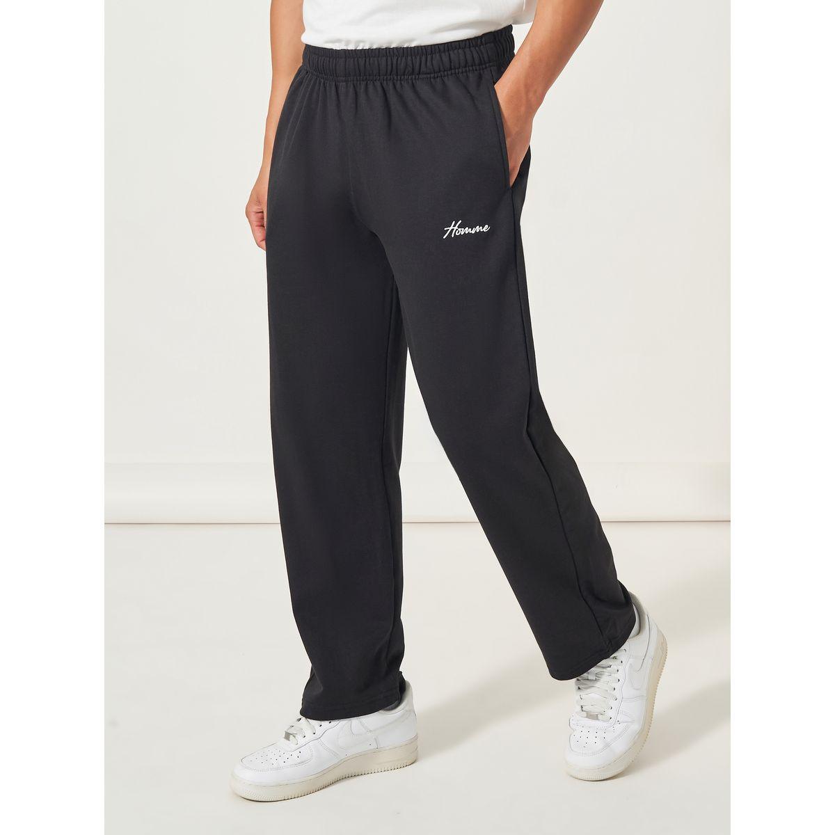 جوغر بحواف مفتوحة وكتابة مُطرّزة-men-clothing-bottoms-joggers-image-1