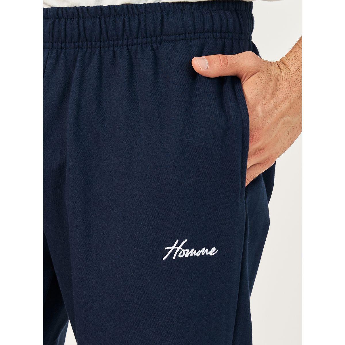 جوغر بحواف مفتوحة وكتابة مُطرّزة-men-clothing-bottoms-joggers-image-3