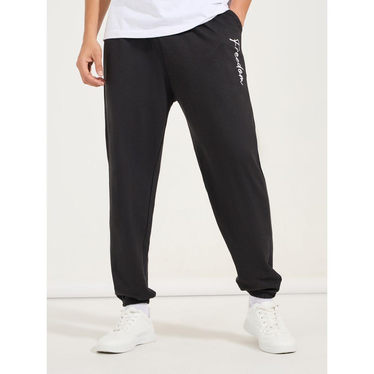 جوغر فضفاض مطبع بكتابة-men-clothing-bottoms-joggers-image-1