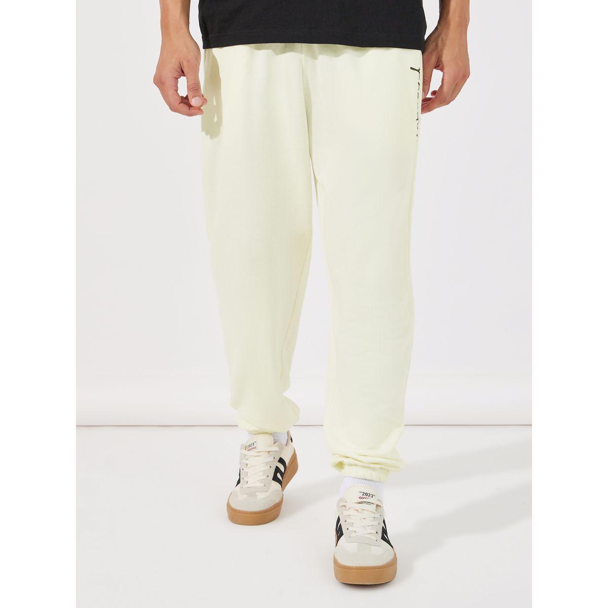 جوغر فضفاض بطبعة كتابة-men-clothing-bottoms-joggers-image-3