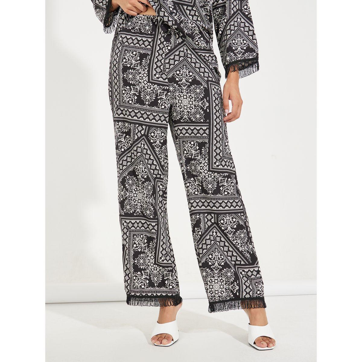 طقم منسق من بنطال مع بلوزة بطبعة وشاح-women-clothing-coordsets-image-4