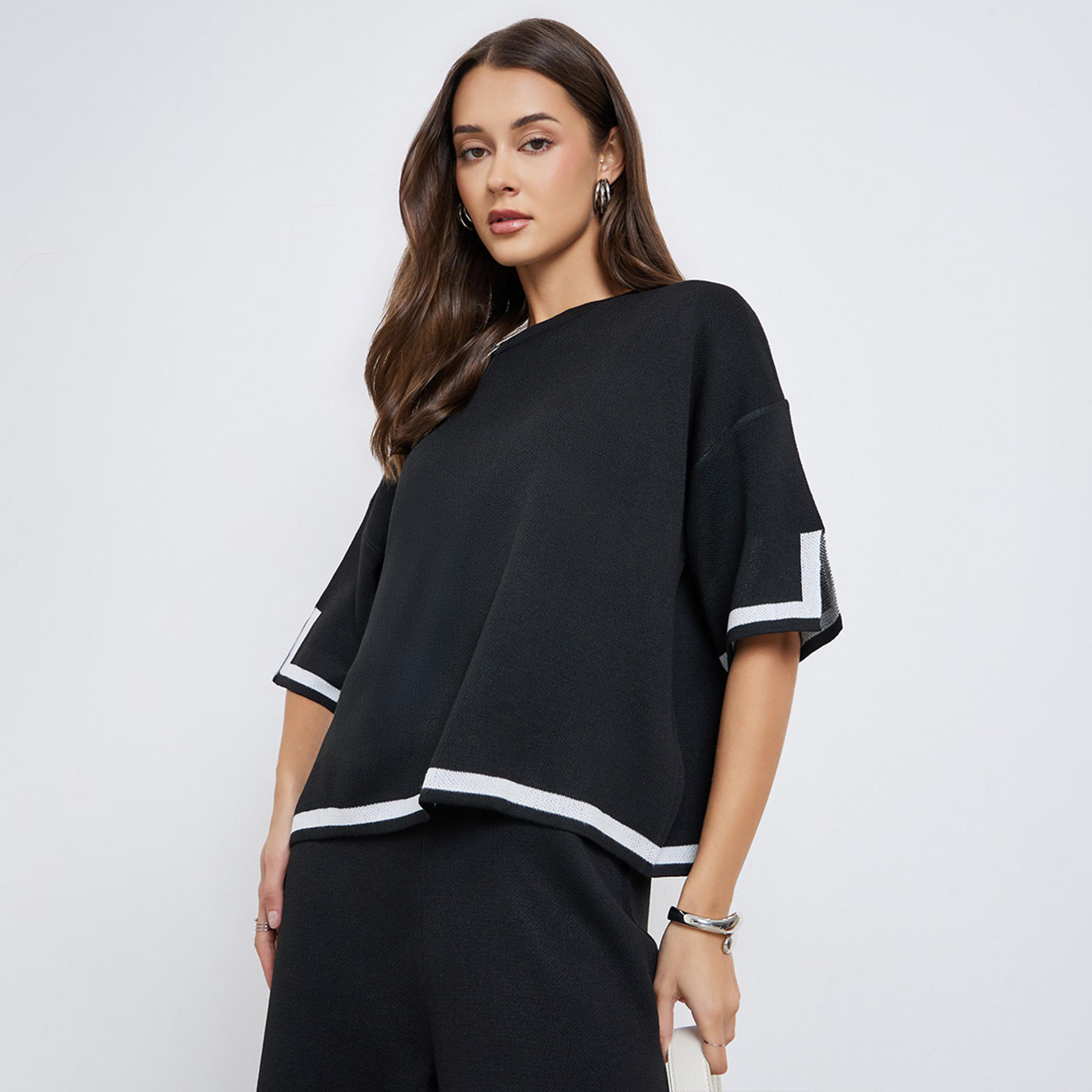 بلوزة محبوكة بقصة مريحة وتفاصيل مُتباينة-women-clothing-shirtsandblouses-blouses-image-1