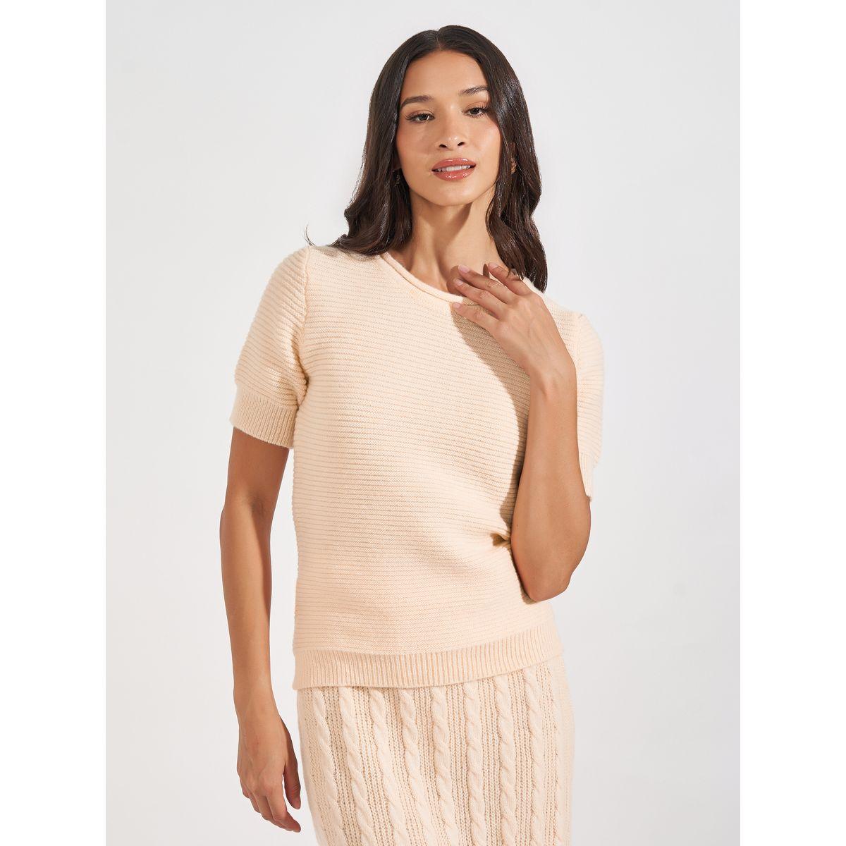 بلوزة بتفاصيل بارزة الملمس مع أكمام قصيرة-women-clothing-tshirts-image-1