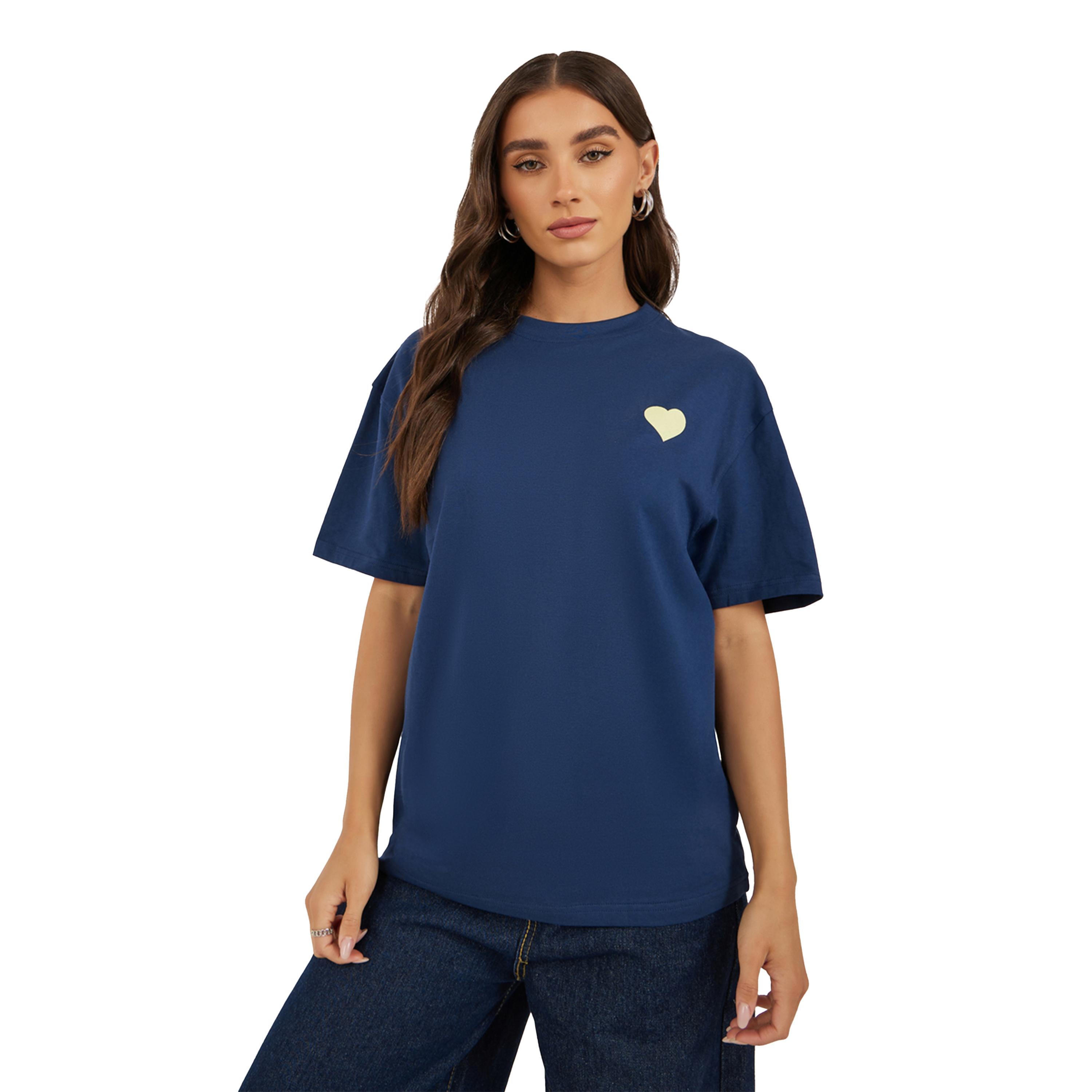 ستايلي -  تي شيرت مقاس كبيربطباعة شعار وأكتاف منسدلة-women-clothing-tshirts-image-2
