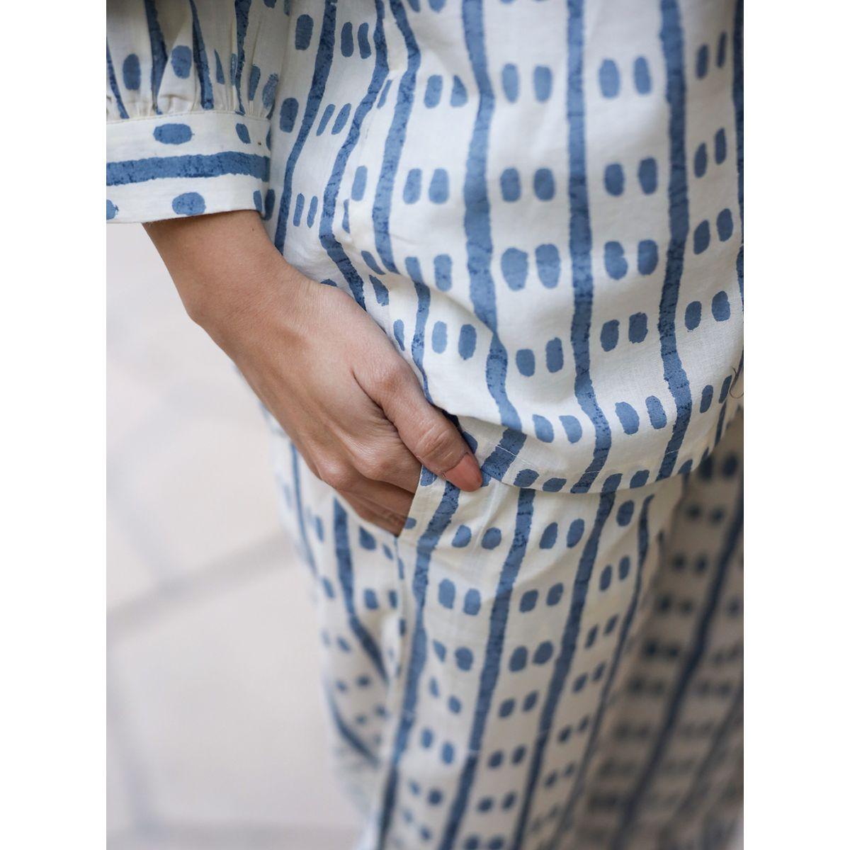 طقم من بنطال بيجاما مع بلوزة بطبعة صفوف ونقاط سانسكريتي هومز × ستايلي-women-clothing-nightwear-pyjamas-longsets-image-8