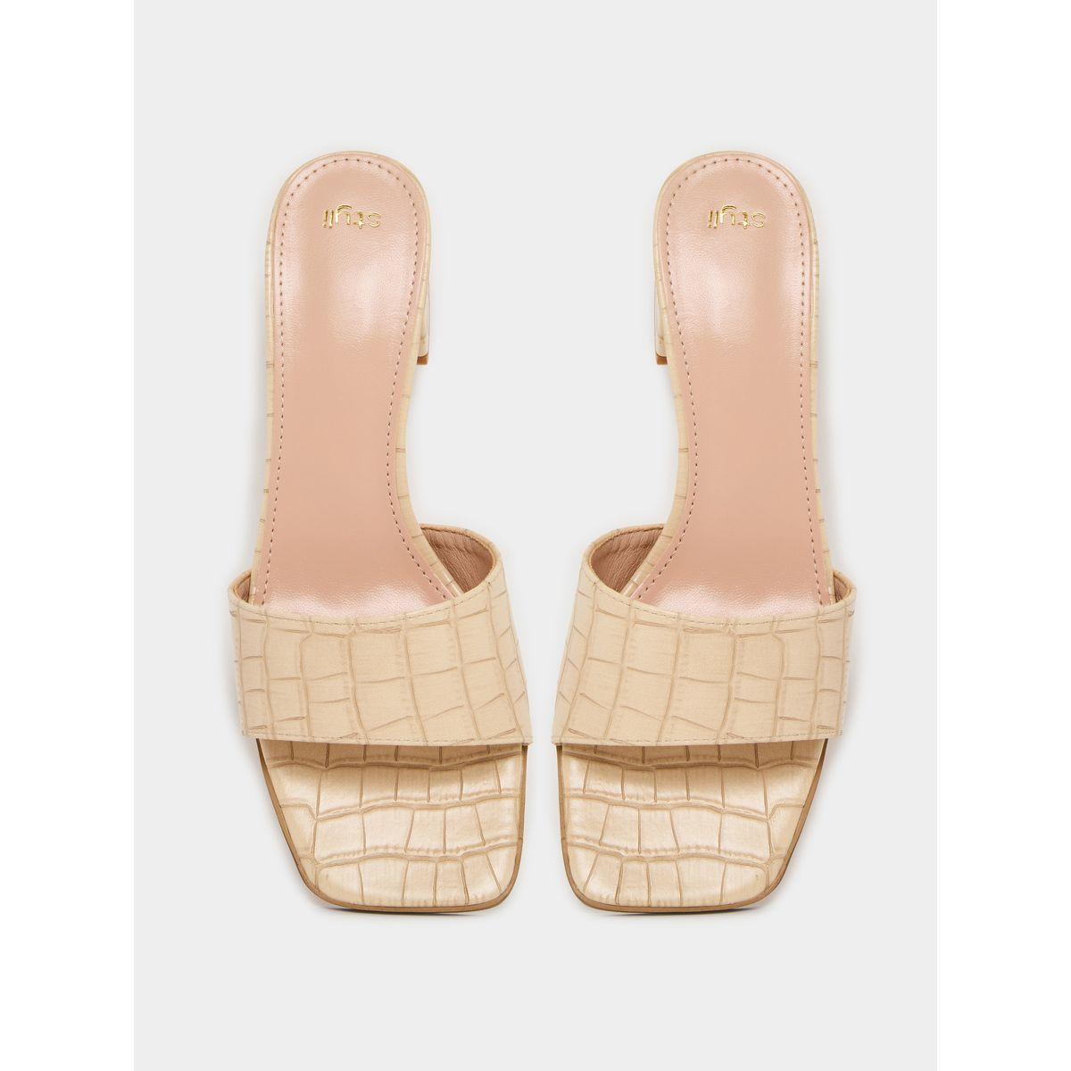 صندل بكعب سميك وتفاصيل بارزة الملمس-women-shoes-heels-image-3