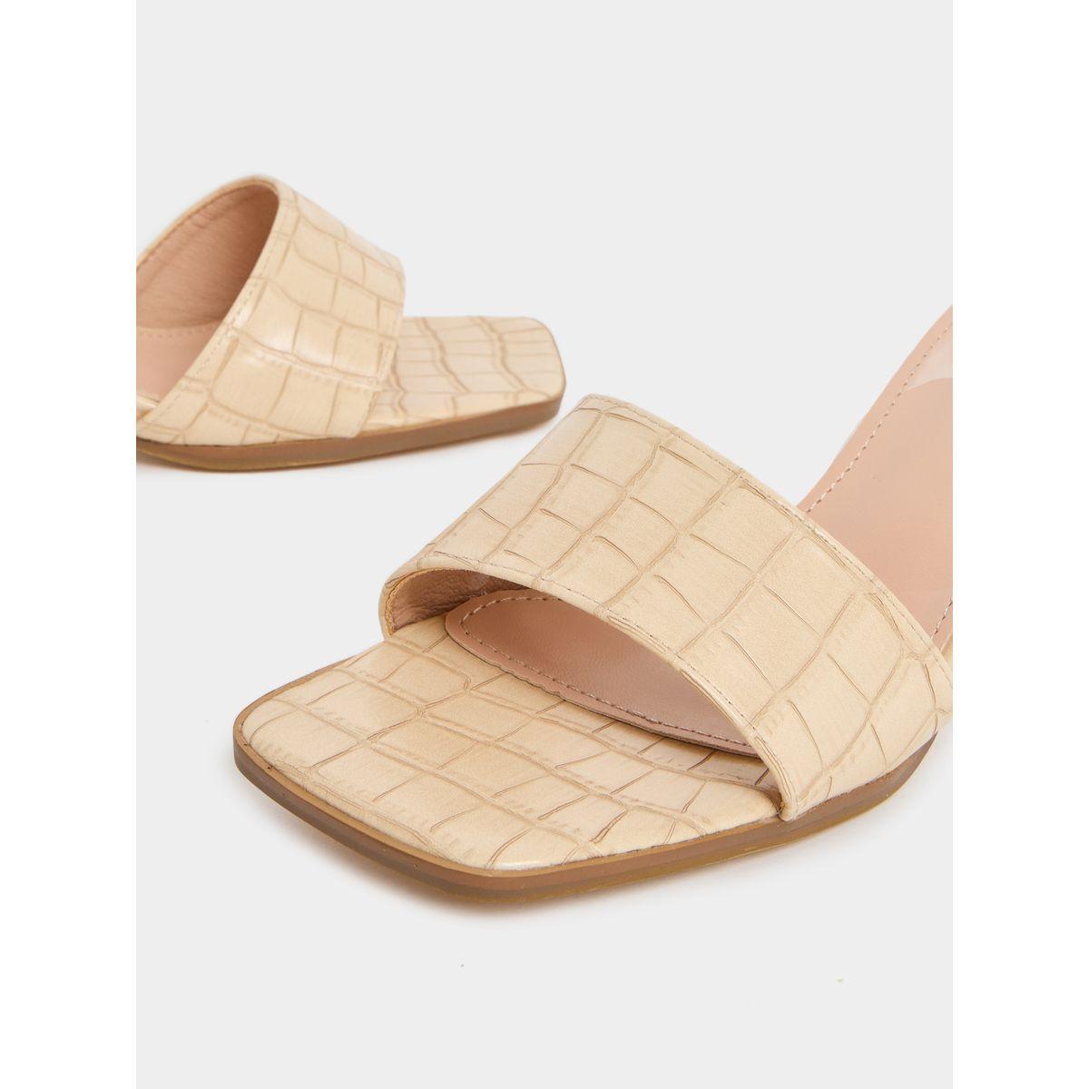 صندل بكعب سميك وتفاصيل بارزة الملمس-women-shoes-heels-image-5