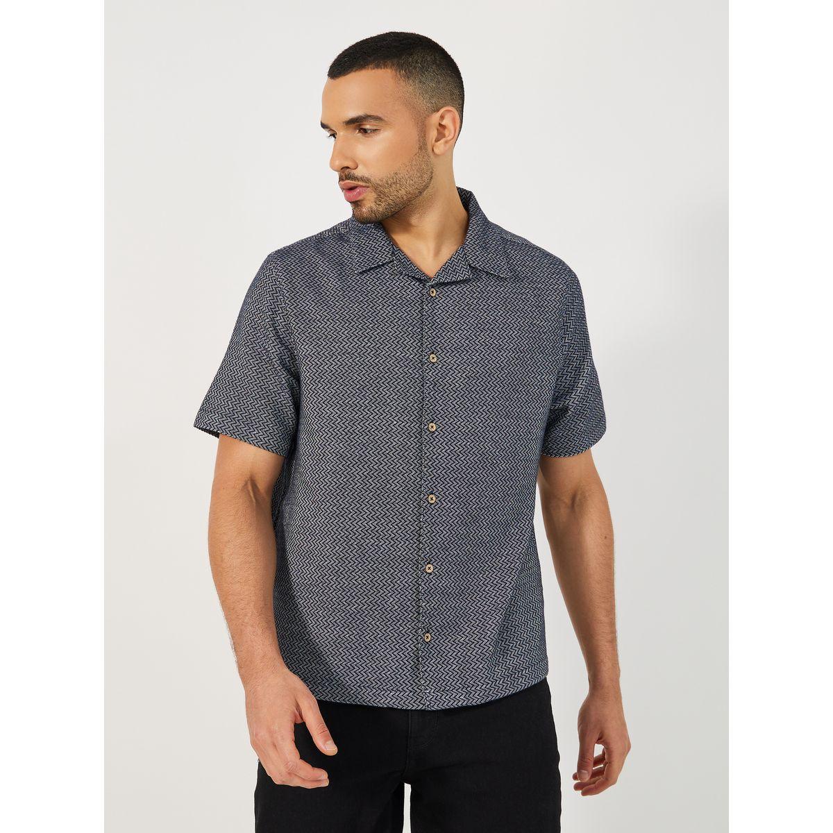 قميص بياقة ريزورت وأكمام قصيرة-men-clothing-shirts-image-1