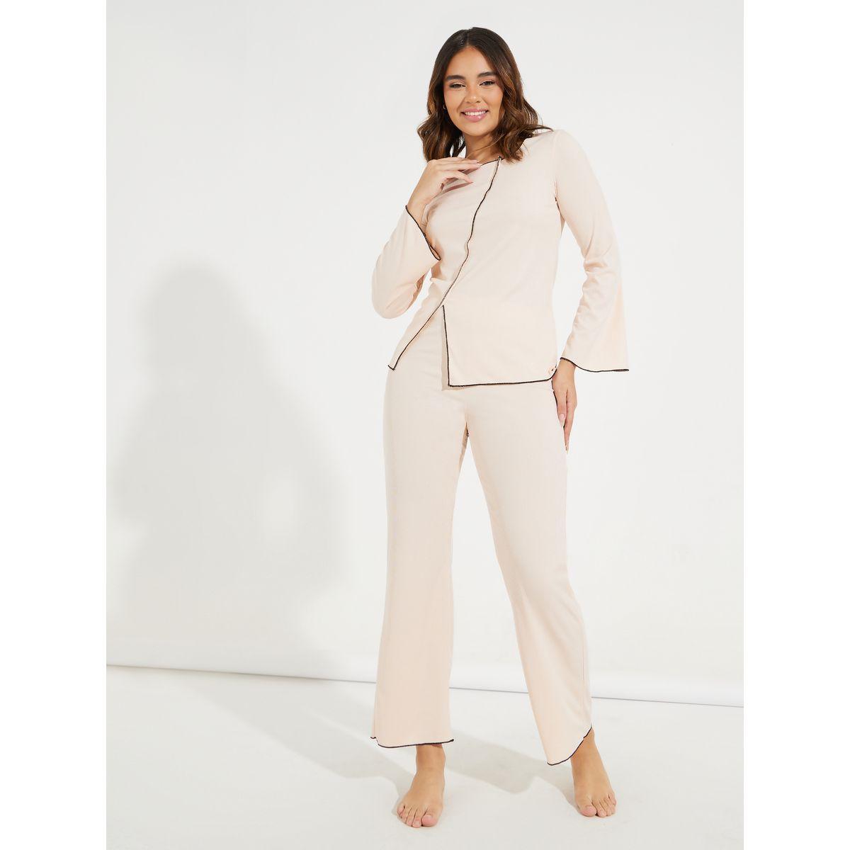 طقم من بنطال بيجاما مع تيشيرت مضلع بتفاصيل محزوزة-women-clothing-nightwear-pyjamas-longsets-image-1