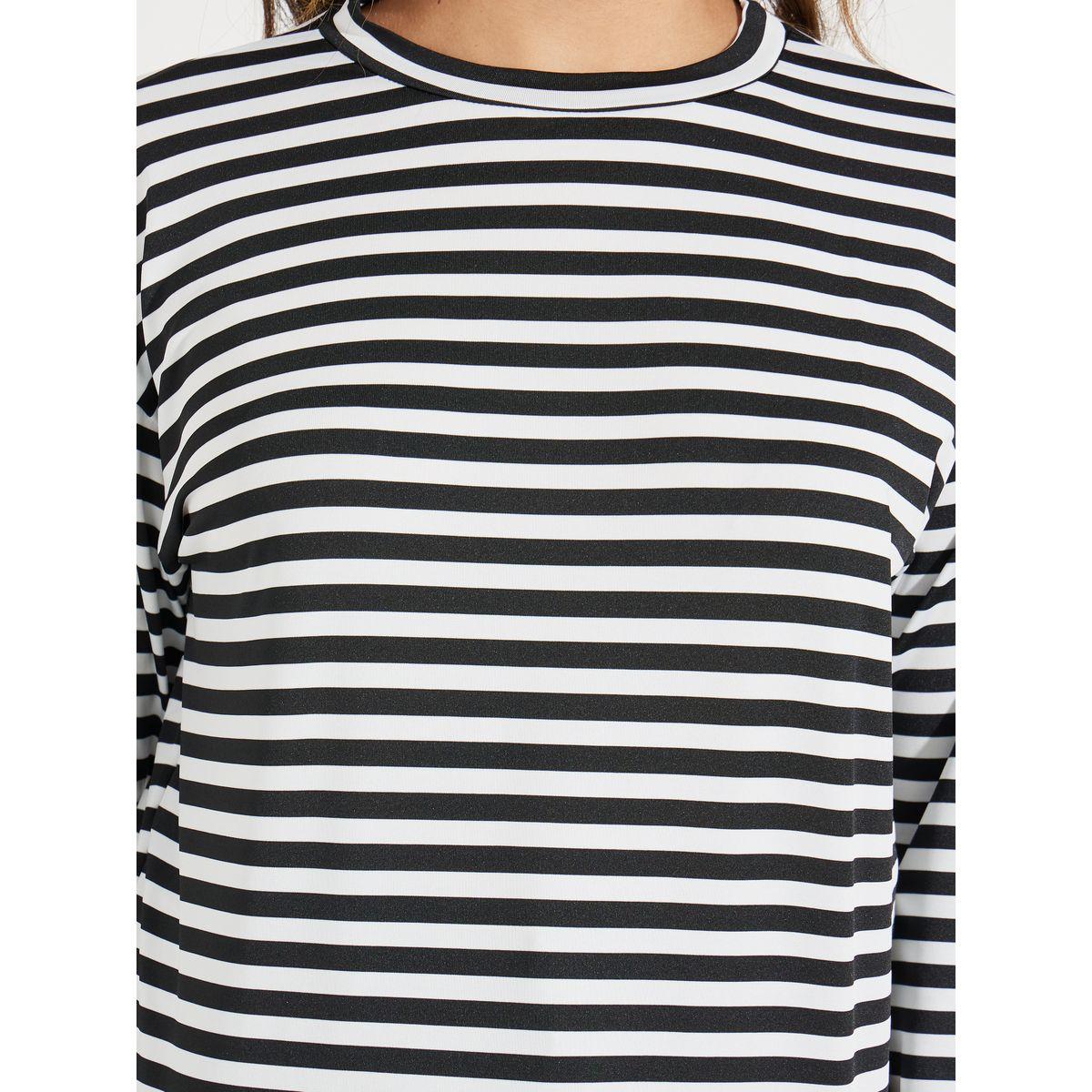 بلوزة مخططة بتفاصيل محبوكة وأكتاف منخفضة-women-clothing-shirtsandblouses-blouses-image-3