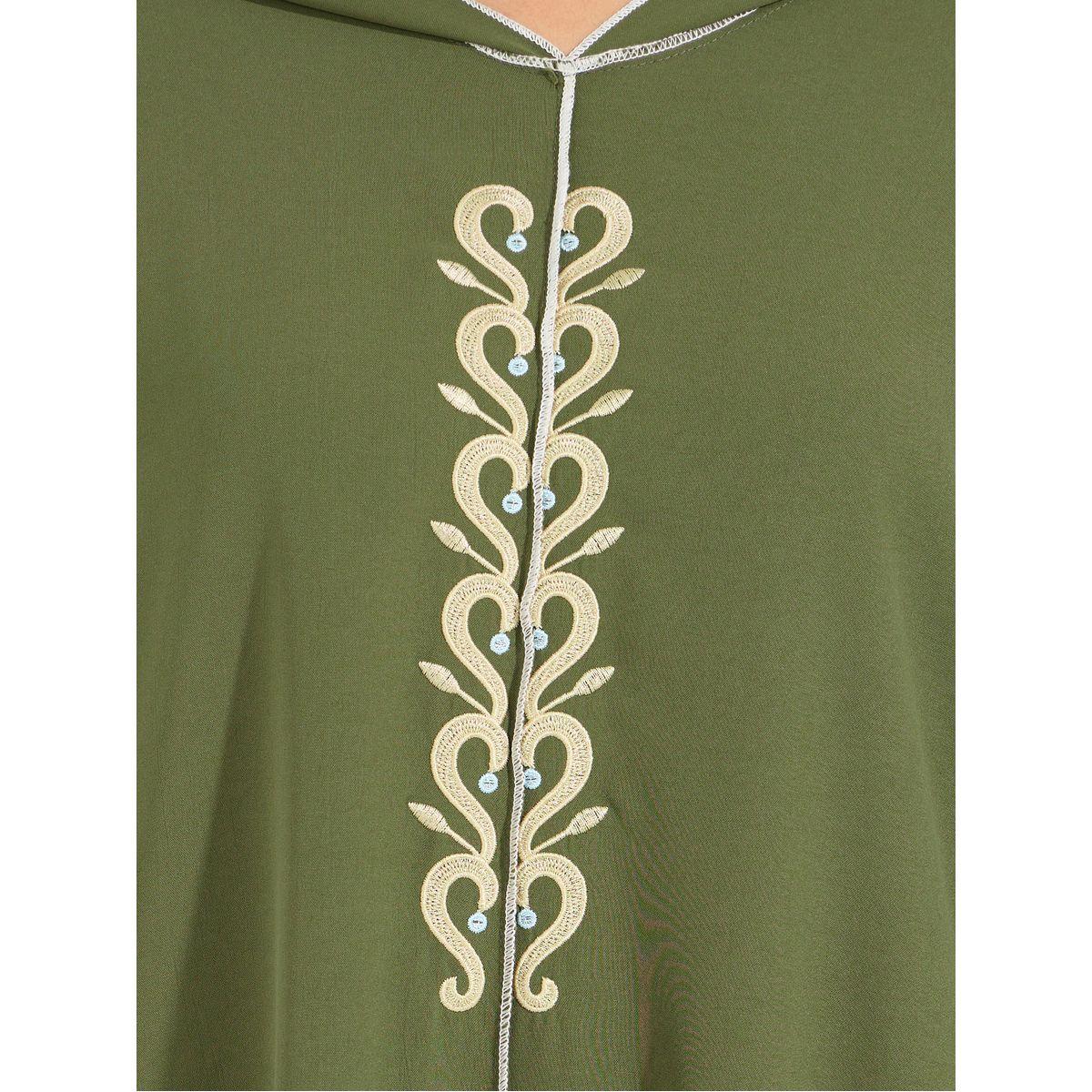 فستان طويل بنمط قفطان وتفاصيل مُطرّزة مع ياقة دائرية-women-arabicclothing-kaftan-image-3