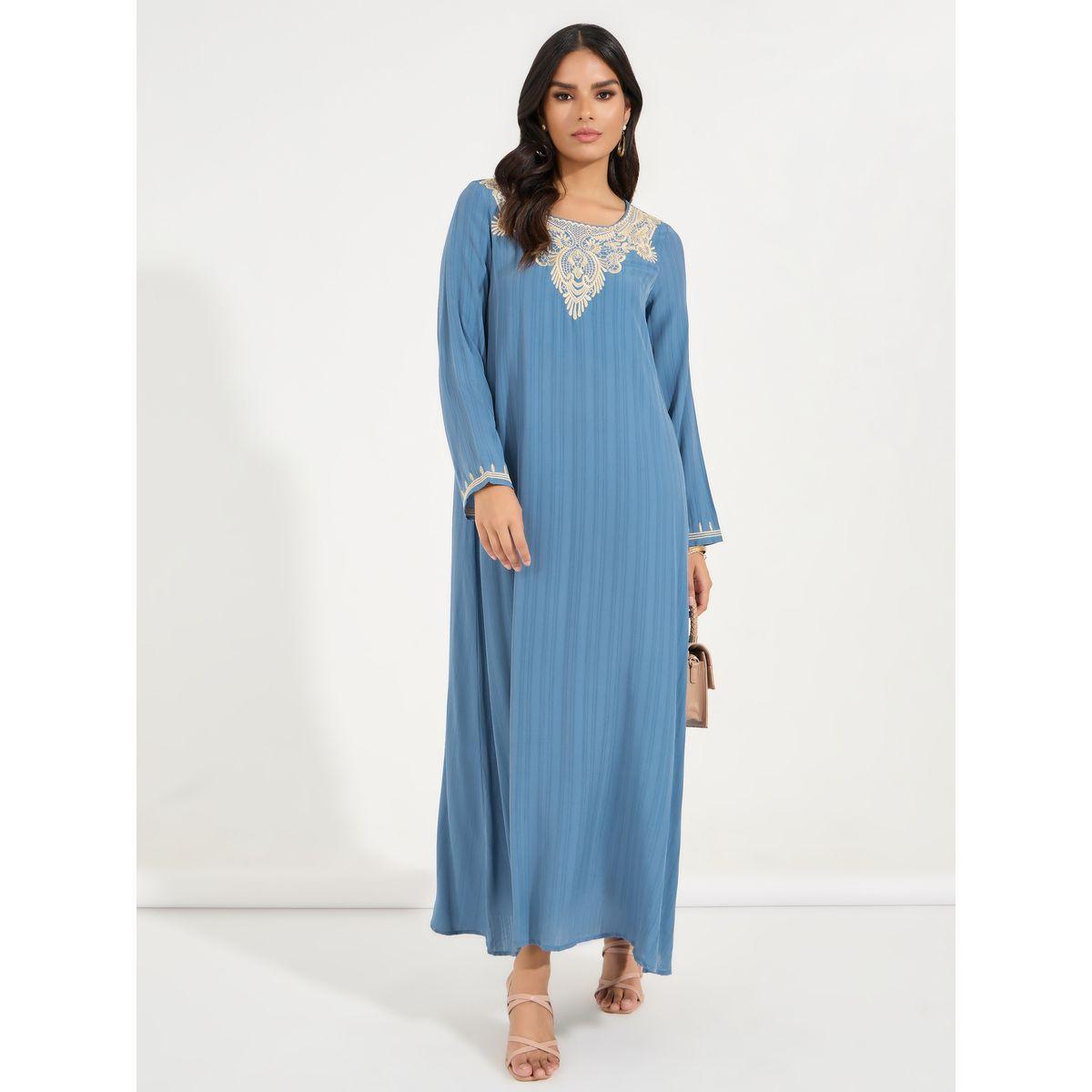 جلابية بتفاصيل مُطرّزة وياقة سكوب-women-arabicclothing-jalabiyas-image-1