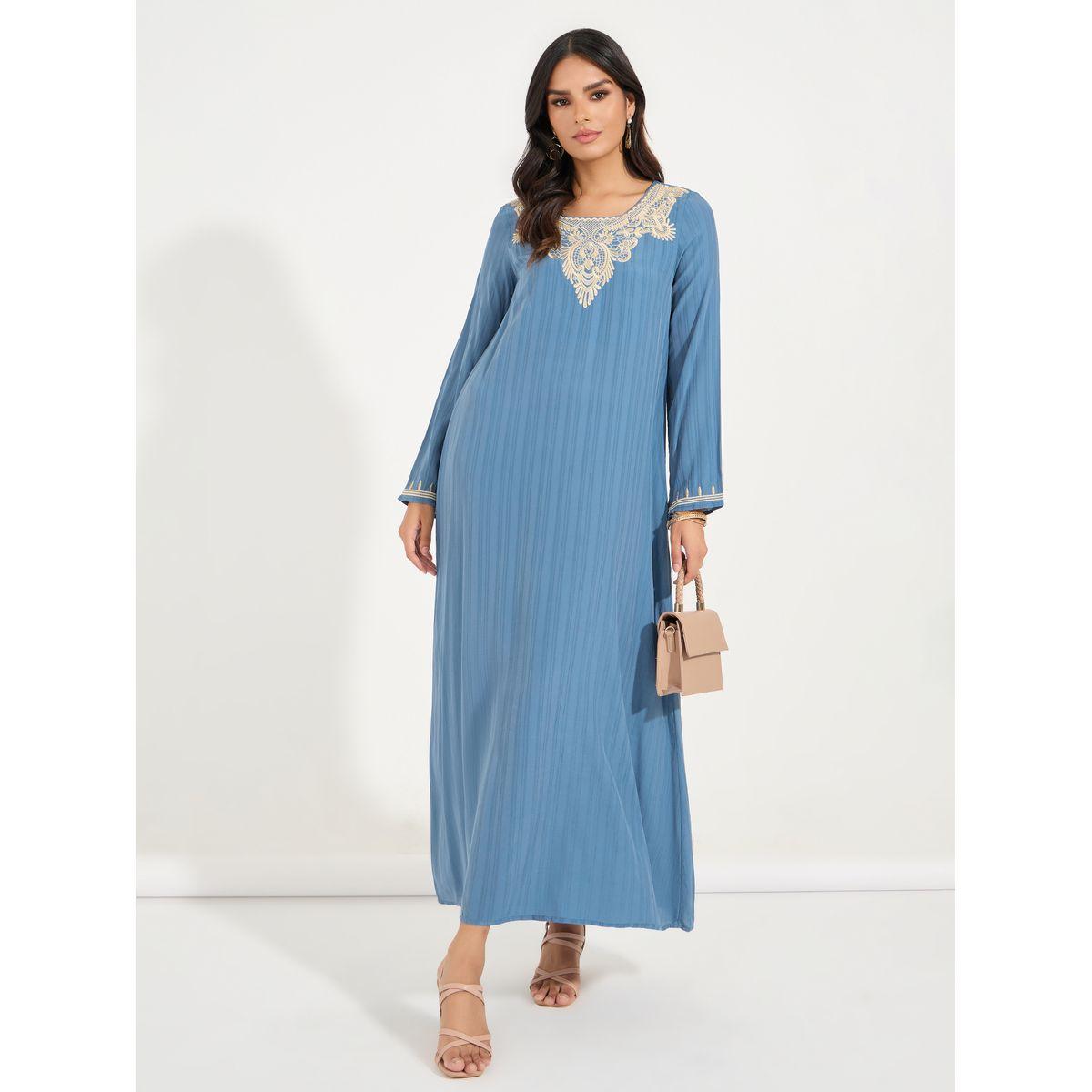 جلابية بتفاصيل مُطرّزة وياقة سكوب-women-arabicclothing-jalabiyas-image-4