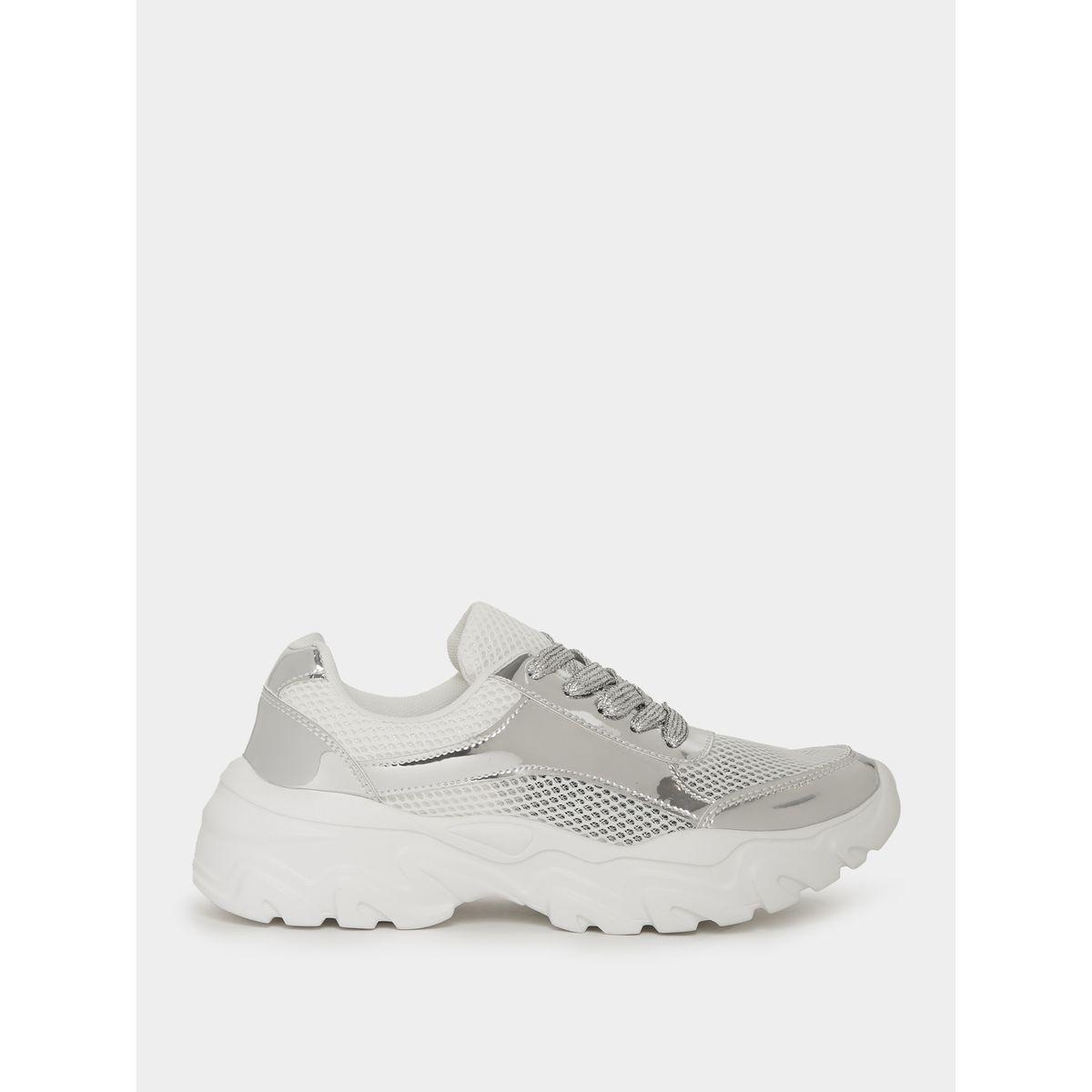 حذاء سنيكرز بتفاصيل بارزة الملمس-women-shoes-sneakers-image-1