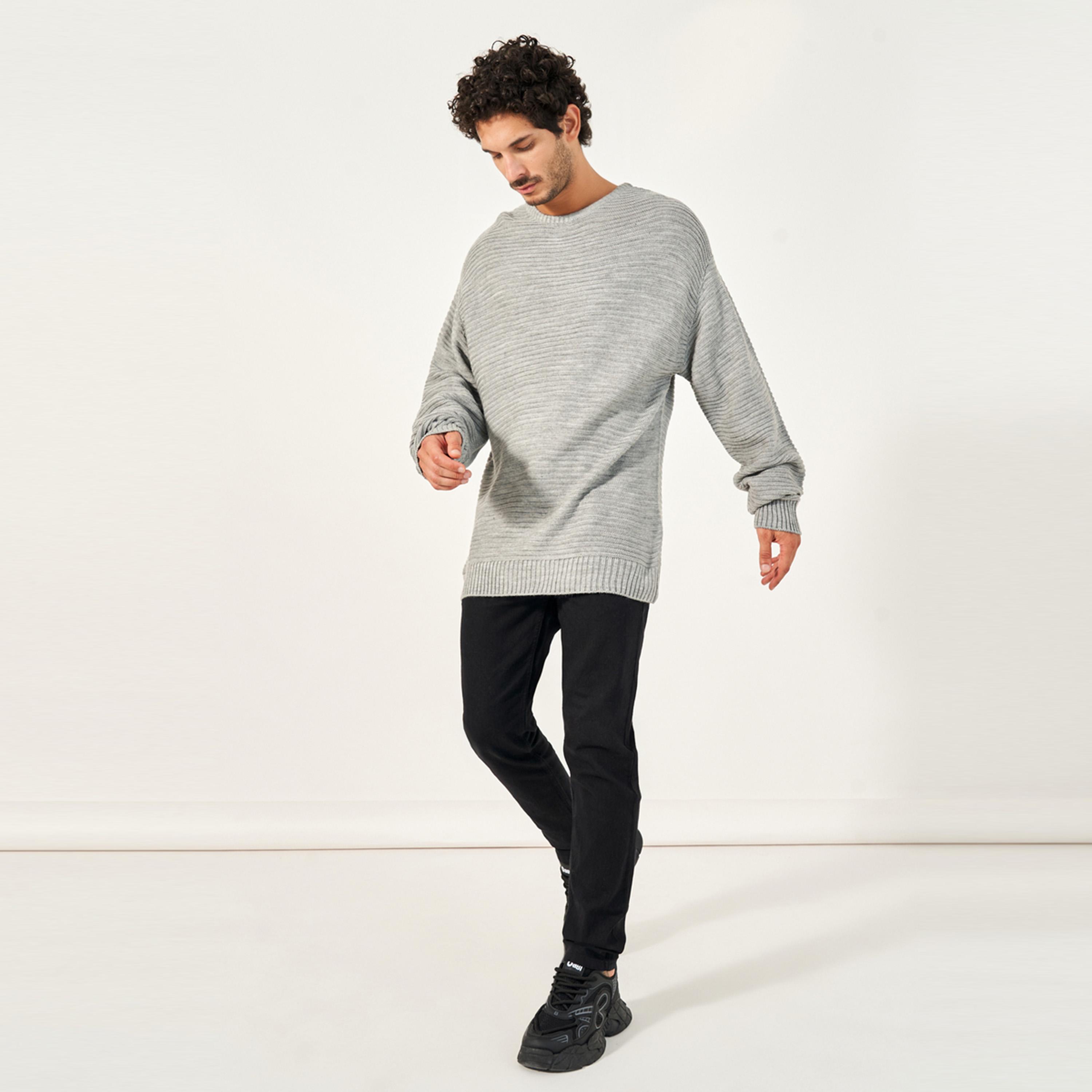 ستايلي - سترة بحبكة وافل وياقة دائرية وقصة مريحة-men-winterwear-sweatersandpullovers-image-2