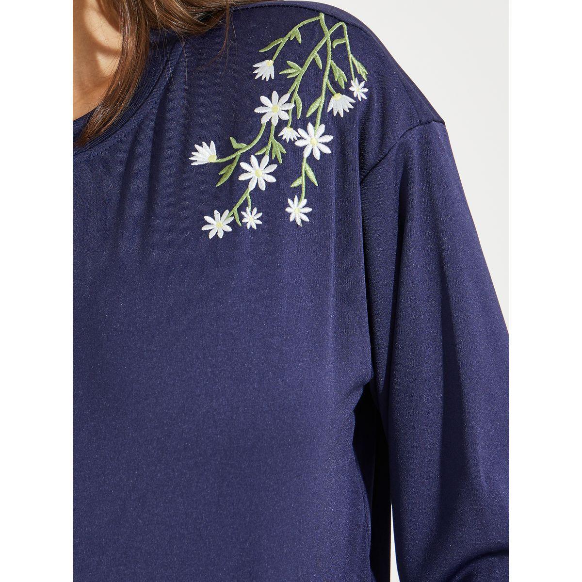 Styli Regular Fit Floral Embroidery Detail Sweatshirt-women-clothing-hoodiesandsweatshirts-sweatshirts-image-4