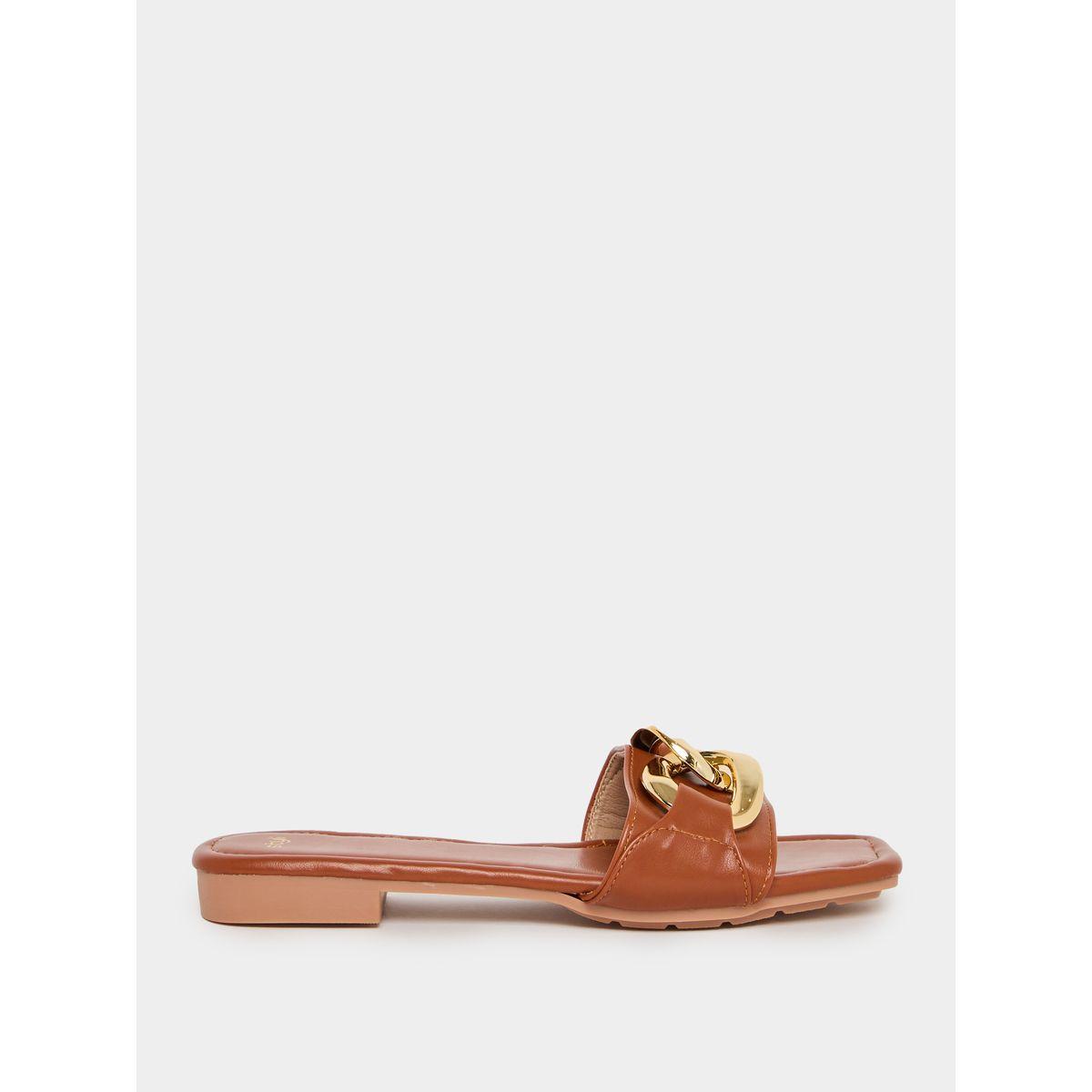 صندل فلات بتفاصيل براقة وحلية بنمط سلسلة-women-shoes-sandals-flats-image-6
